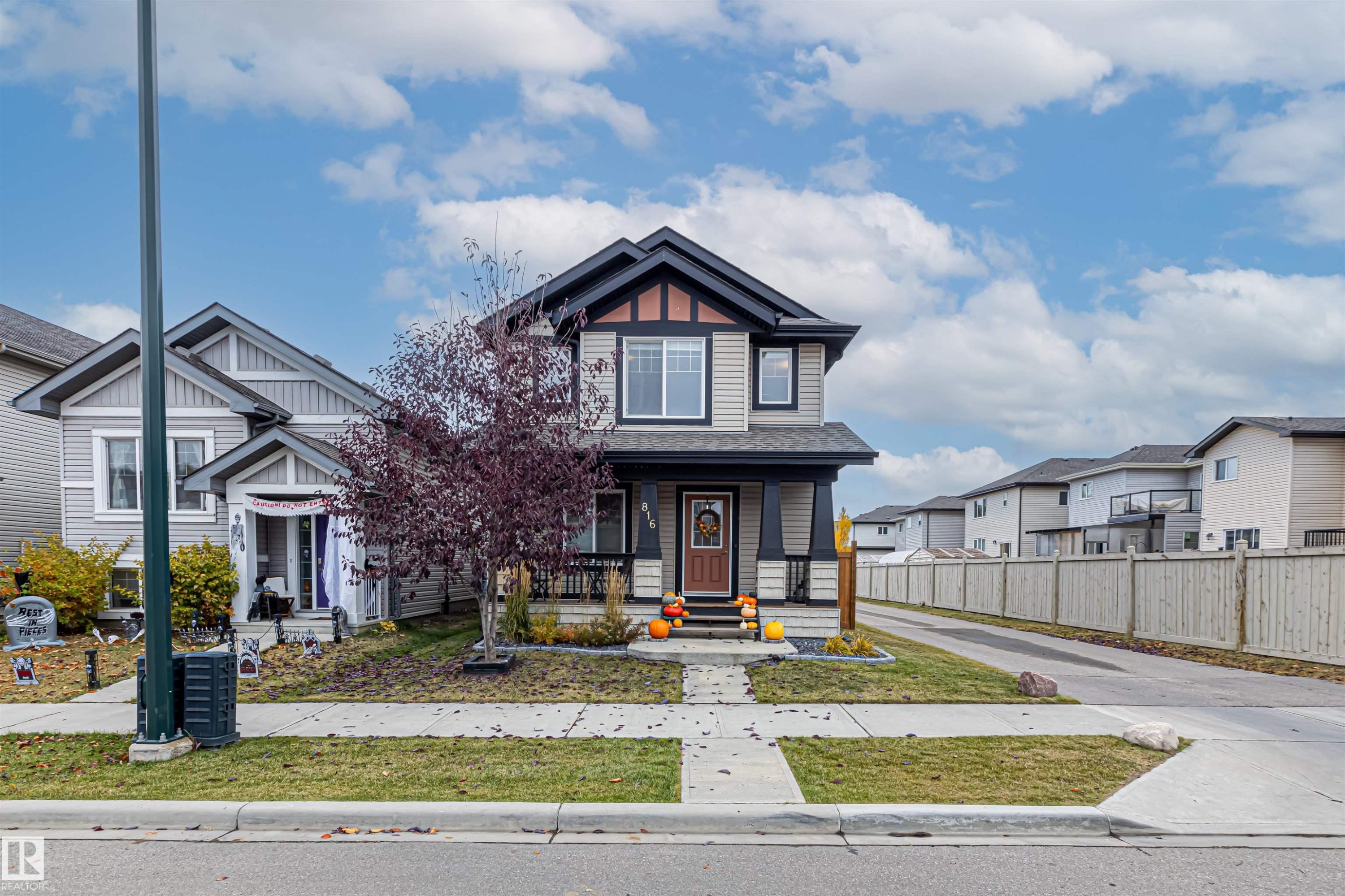 816 35 Avenue, Edmonton, AB - Outdoor With Facade