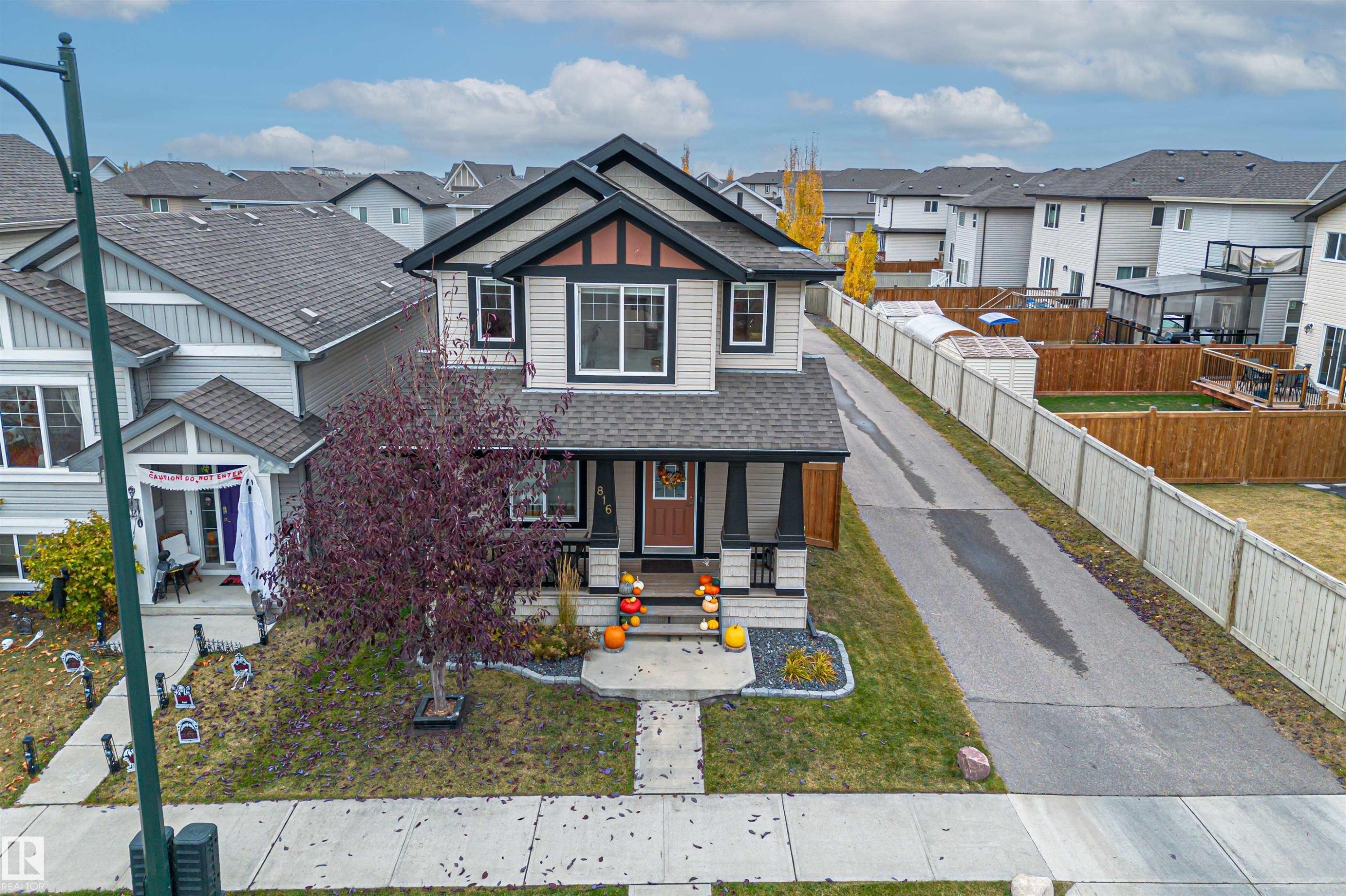 816 35 Avenue, Edmonton, AB - Outdoor With Facade