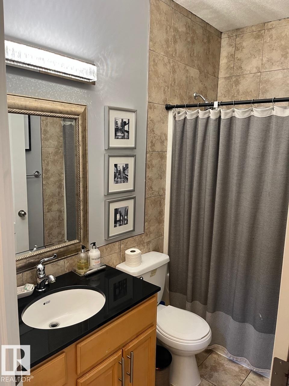 12944 119 Street, Edmonton, AB - Indoor Photo Showing Bathroom