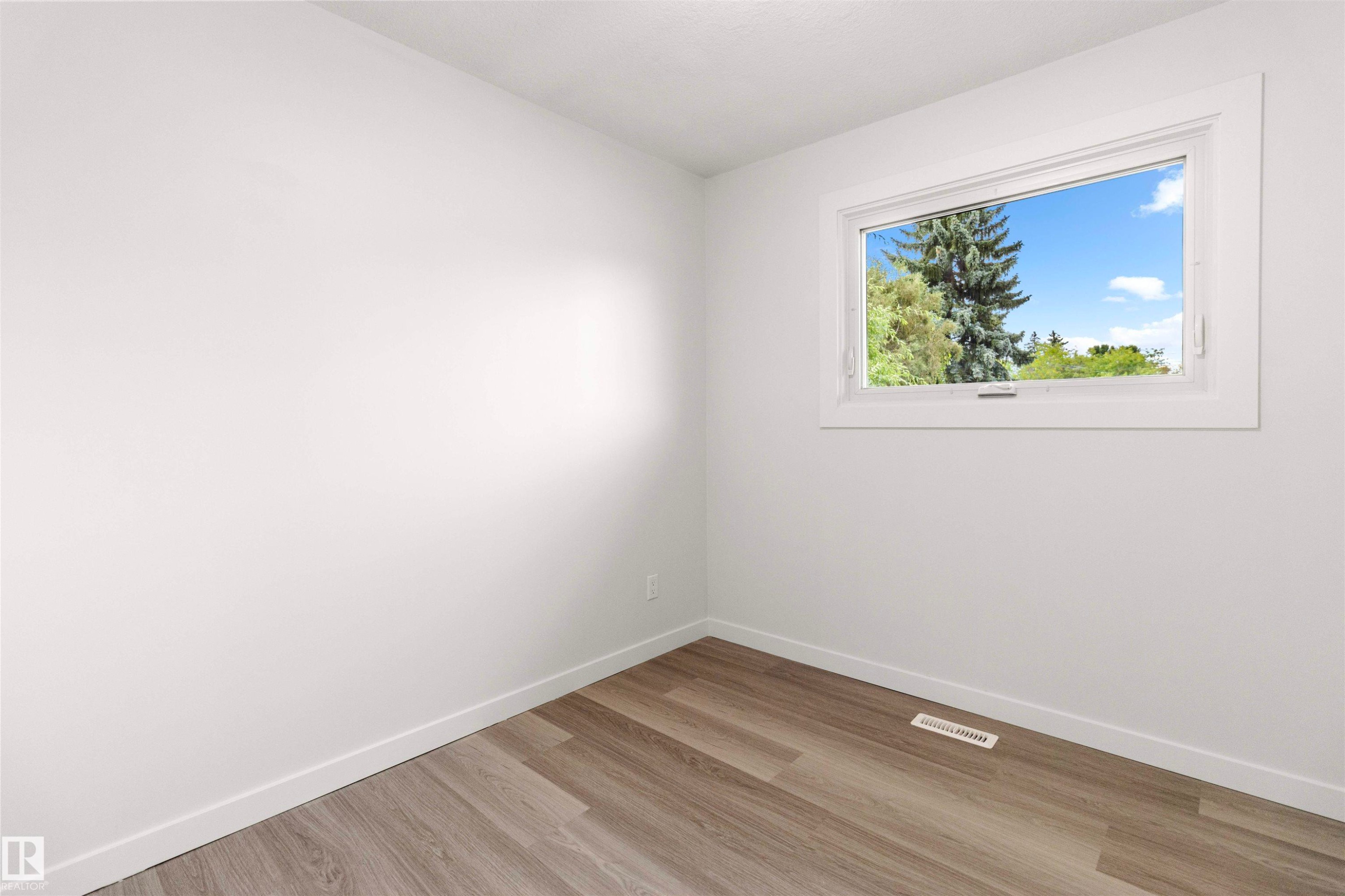 875 Juniper Avenue, Sherwood Park, AB - Indoor Photo Showing Other Room