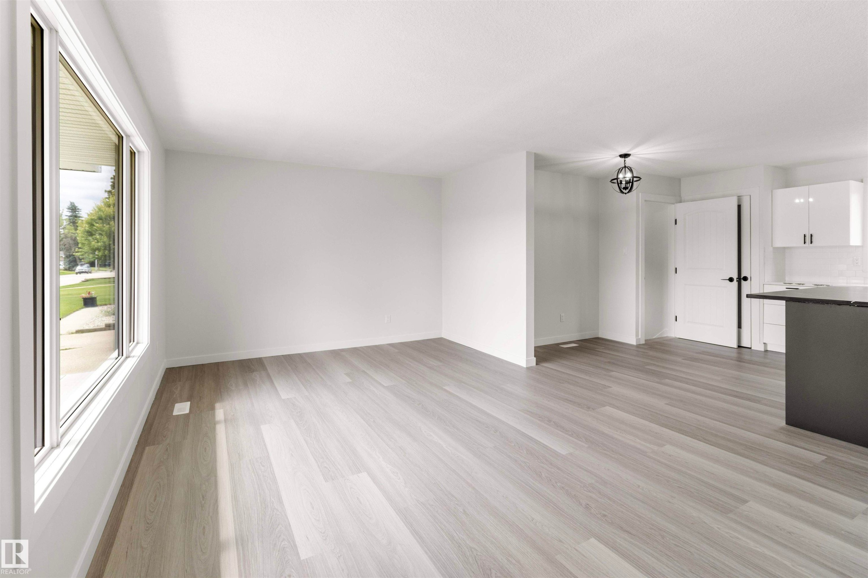 875 Juniper Avenue, Sherwood Park, AB - Indoor Photo Showing Kitchen