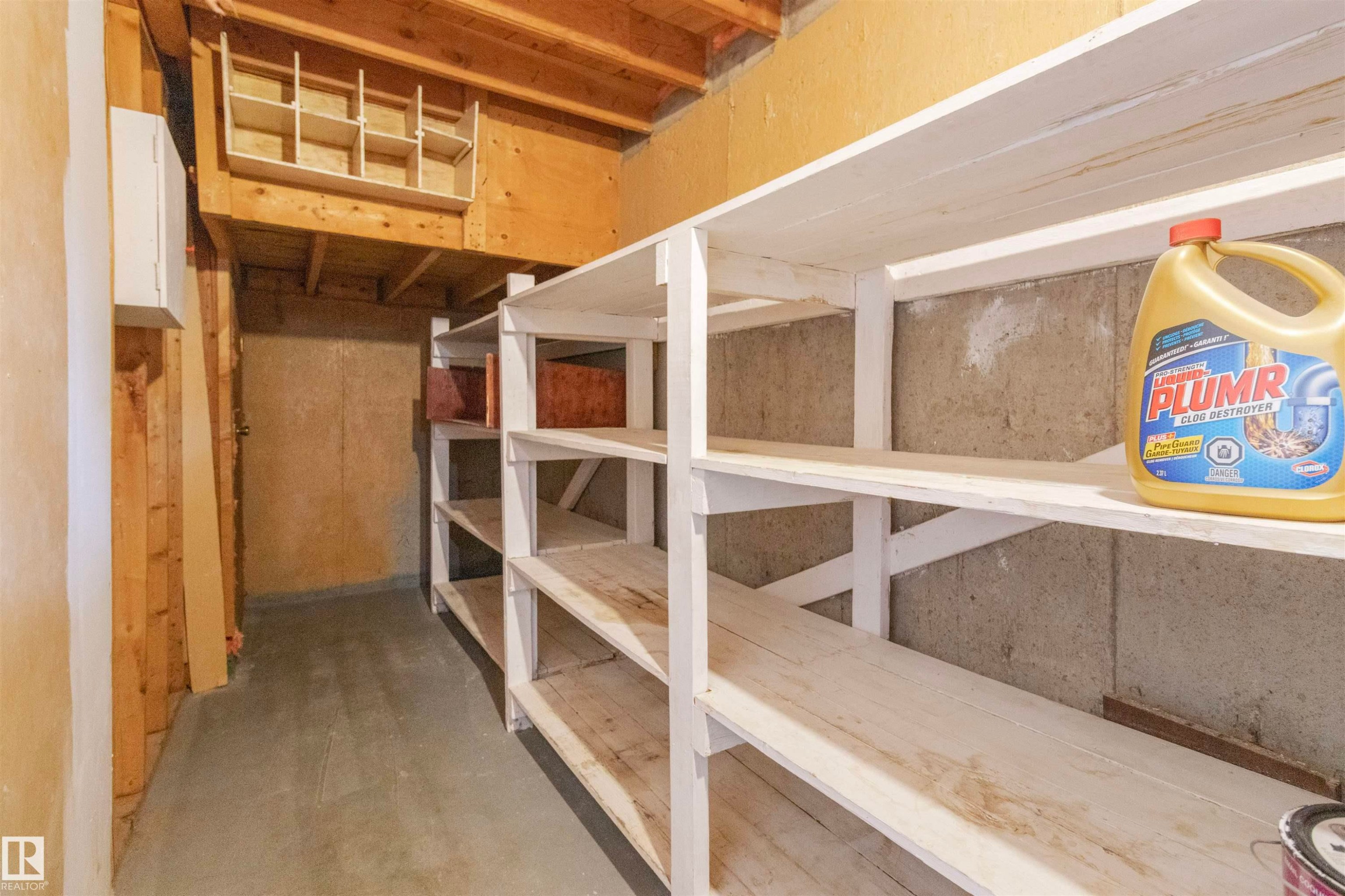 875 Juniper Avenue, Sherwood Park, AB - Indoor With Storage