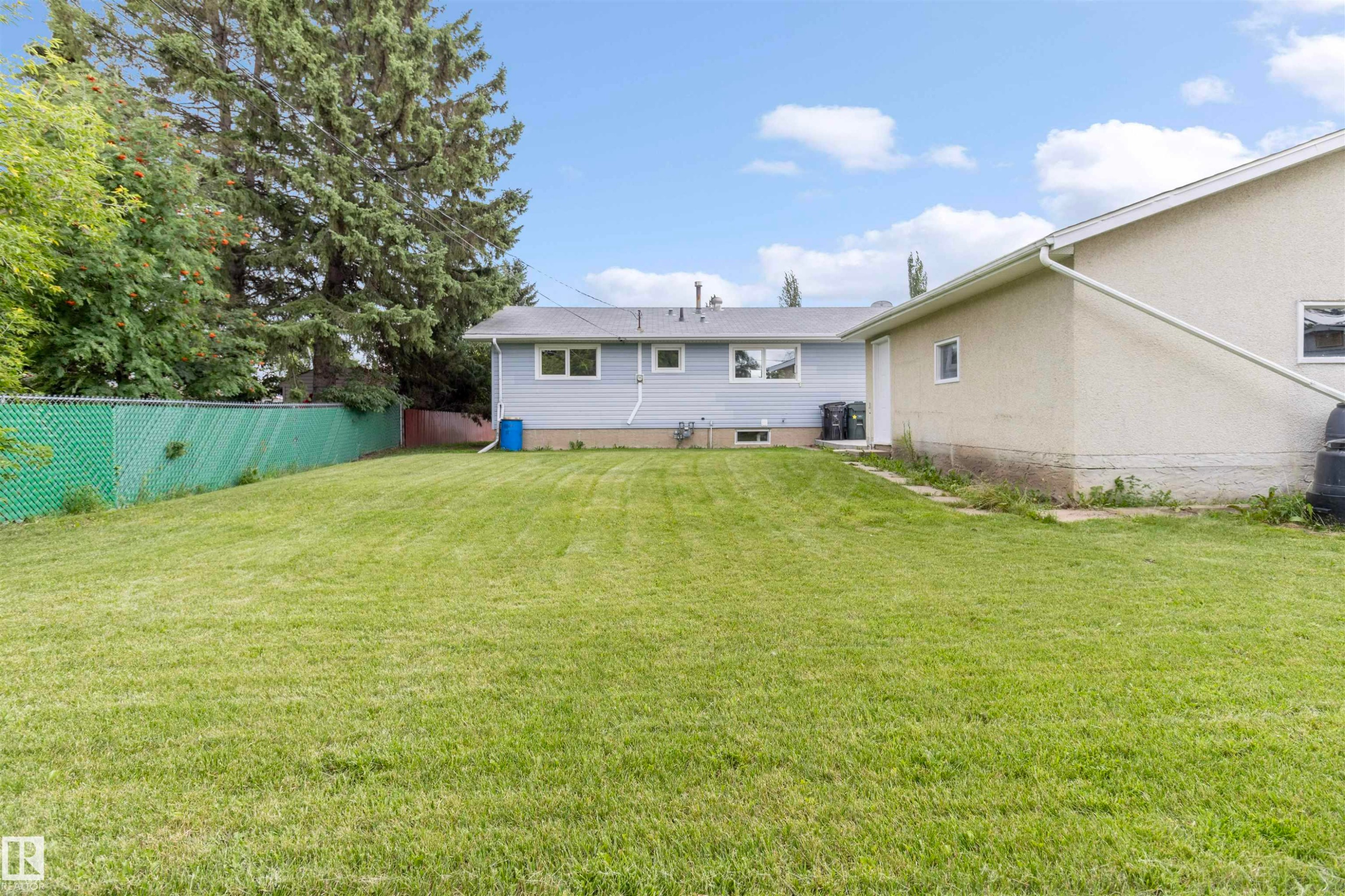 875 Juniper Avenue, Sherwood Park, AB - Outdoor