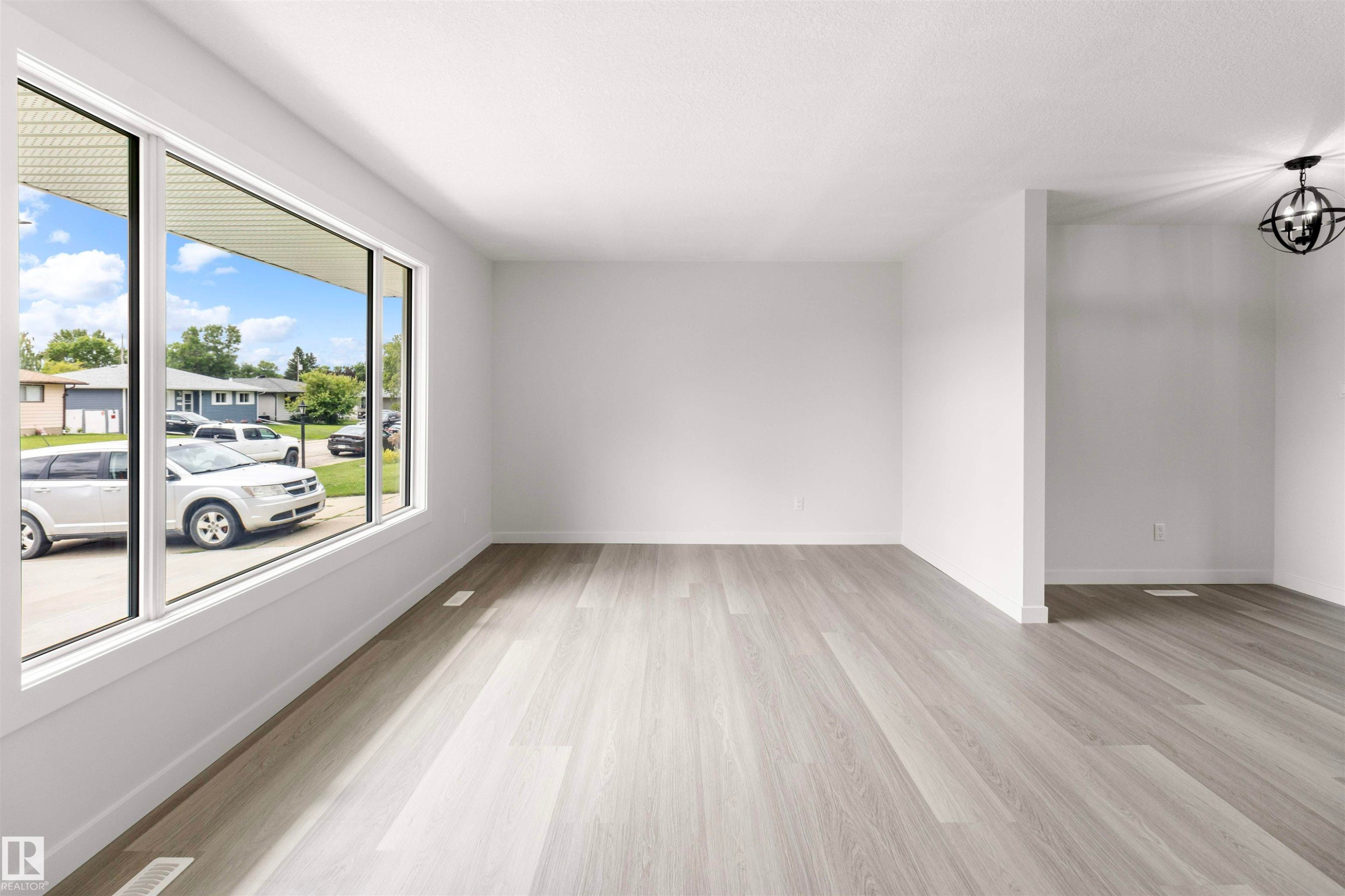 875 Juniper Avenue, Sherwood Park, AB - Indoor Photo Showing Other Room