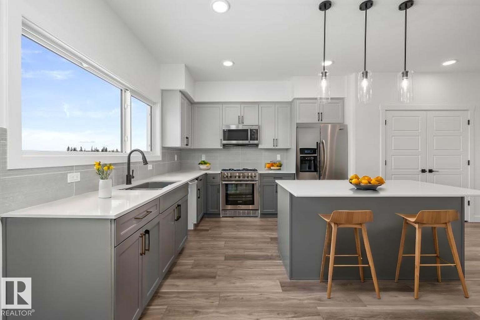 436 176 Avenue, Edmonton, AB - Indoor Photo Showing Kitchen With Upgraded Kitchen