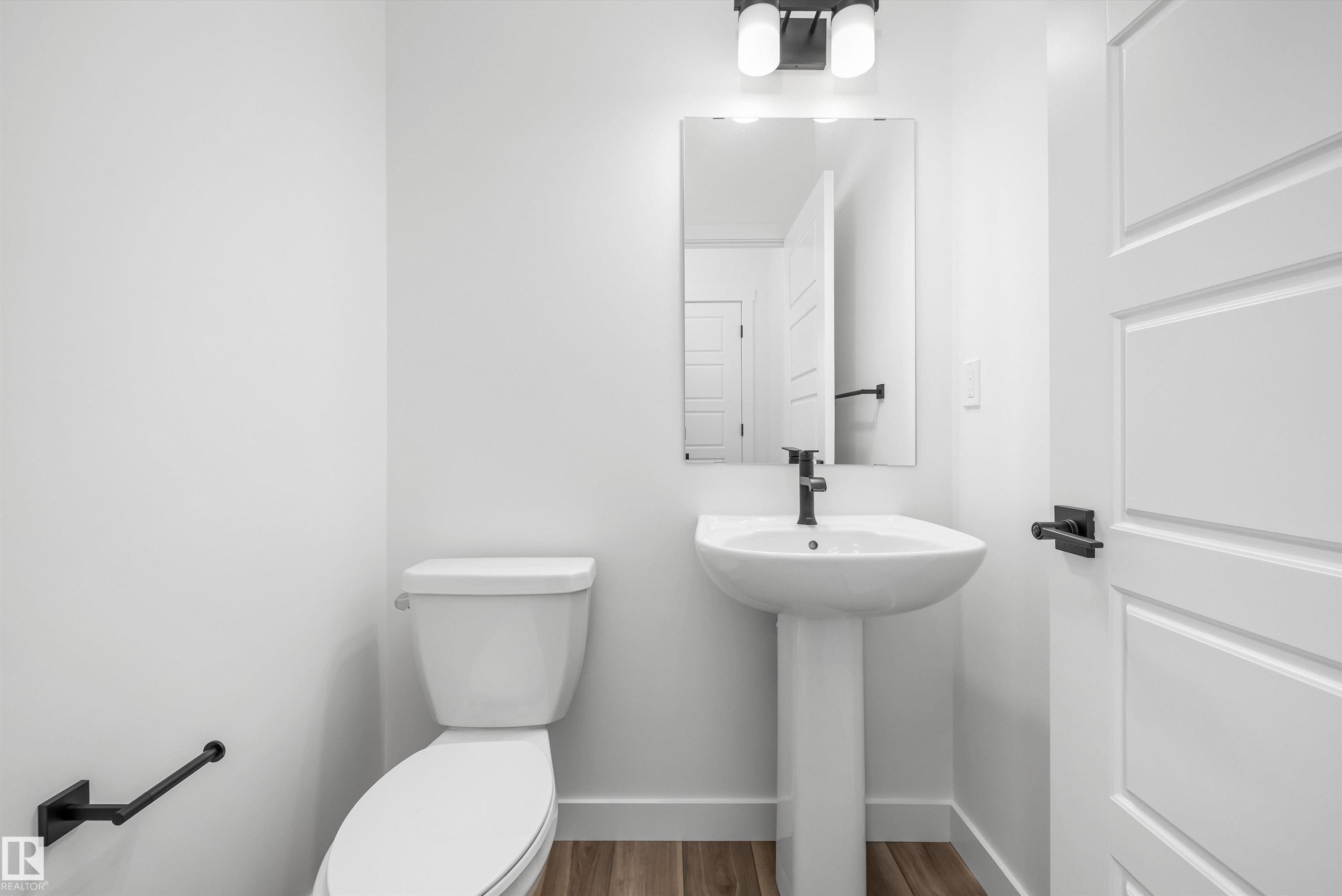 436 176 Avenue, Edmonton, AB - Indoor Photo Showing Bathroom