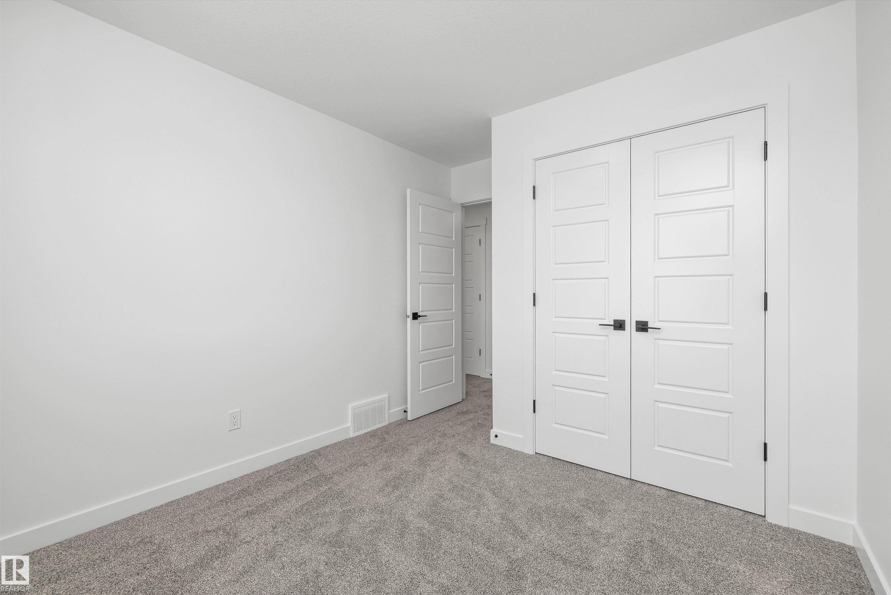 436 176 Avenue, Edmonton, AB - Indoor Photo Showing Other Room