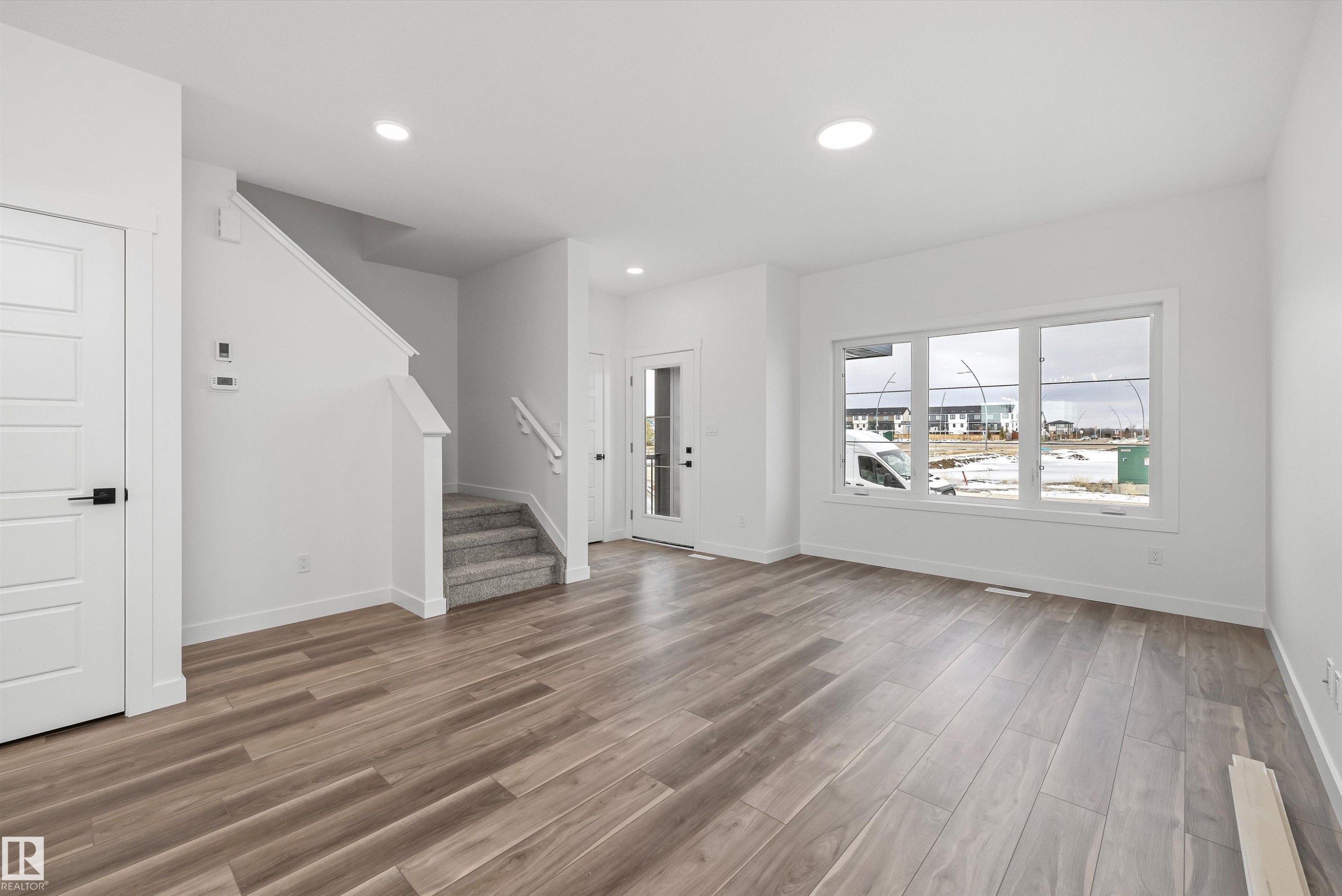 436 176 Avenue, Edmonton, AB - Indoor