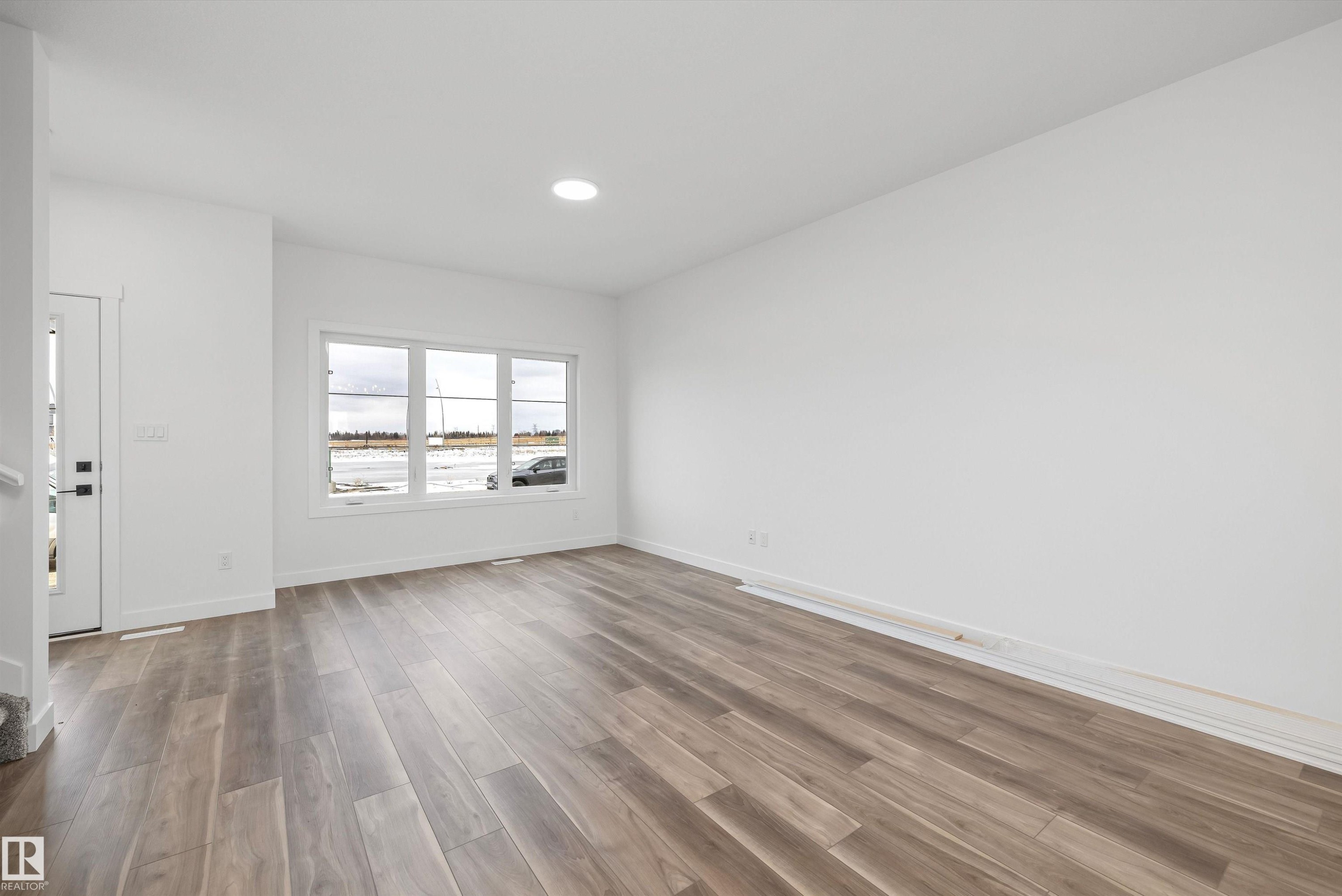 436 176 Avenue, Edmonton, AB - Indoor Photo Showing Other Room