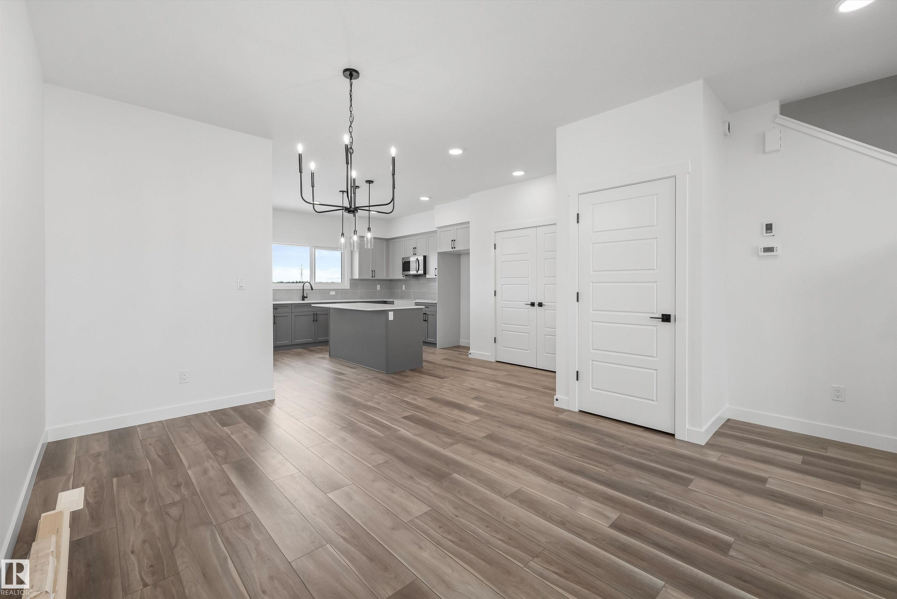 436 176 Avenue, Edmonton, AB - Indoor Photo Showing Kitchen