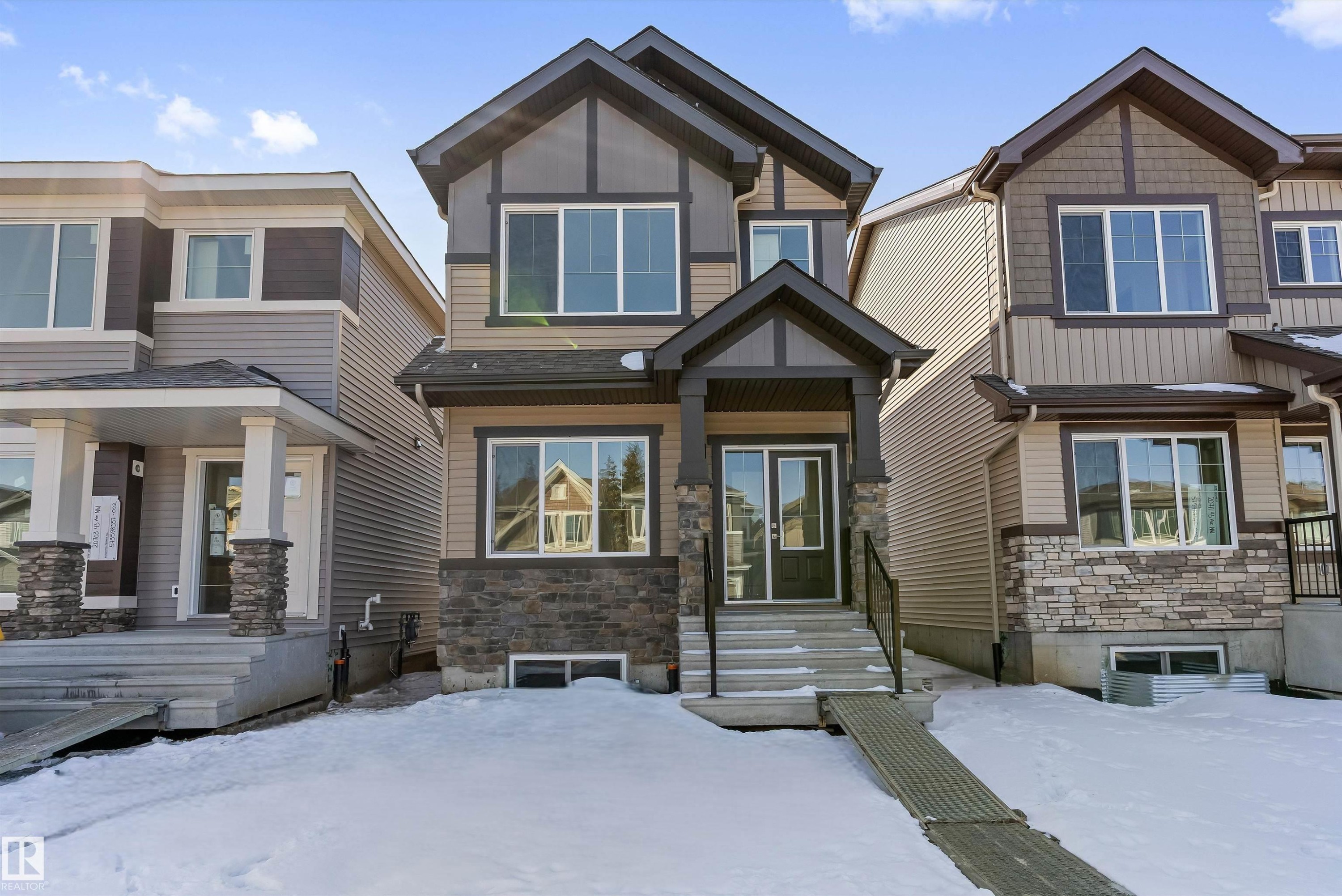 20707 43 Avenue, Edmonton, AB - Outdoor With Facade