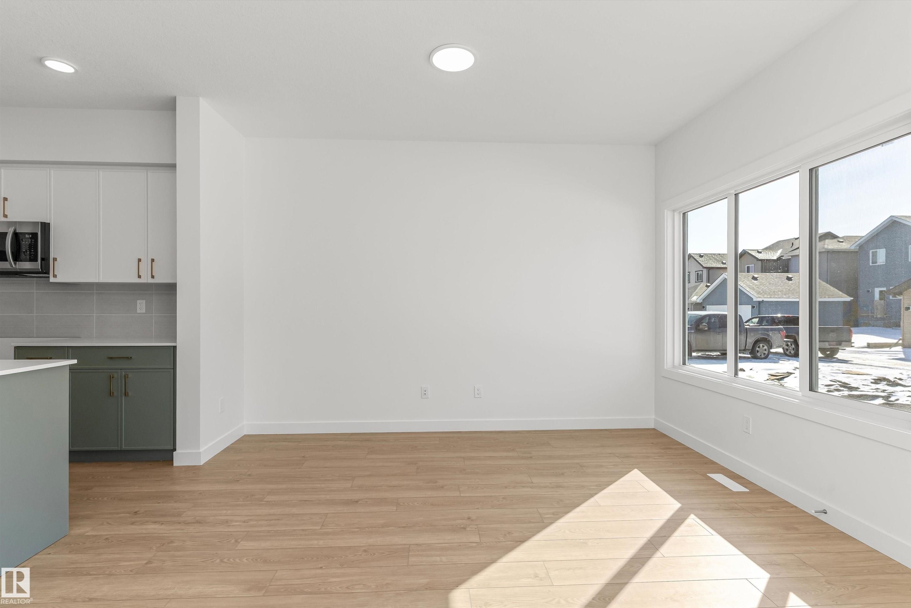 20707 43 Avenue, Edmonton, AB - Indoor Photo Showing Kitchen