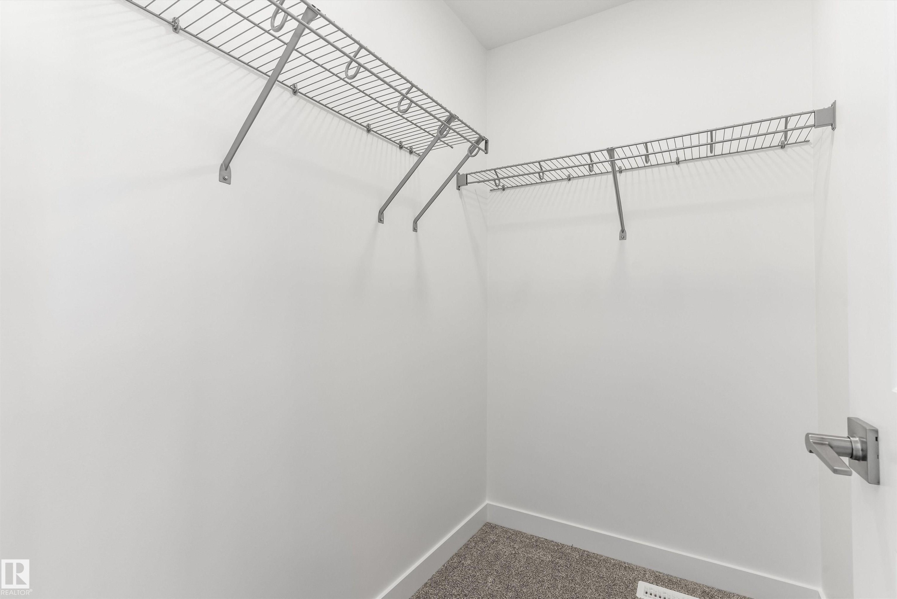 20707 43 Avenue, Edmonton, AB - Indoor With Storage
