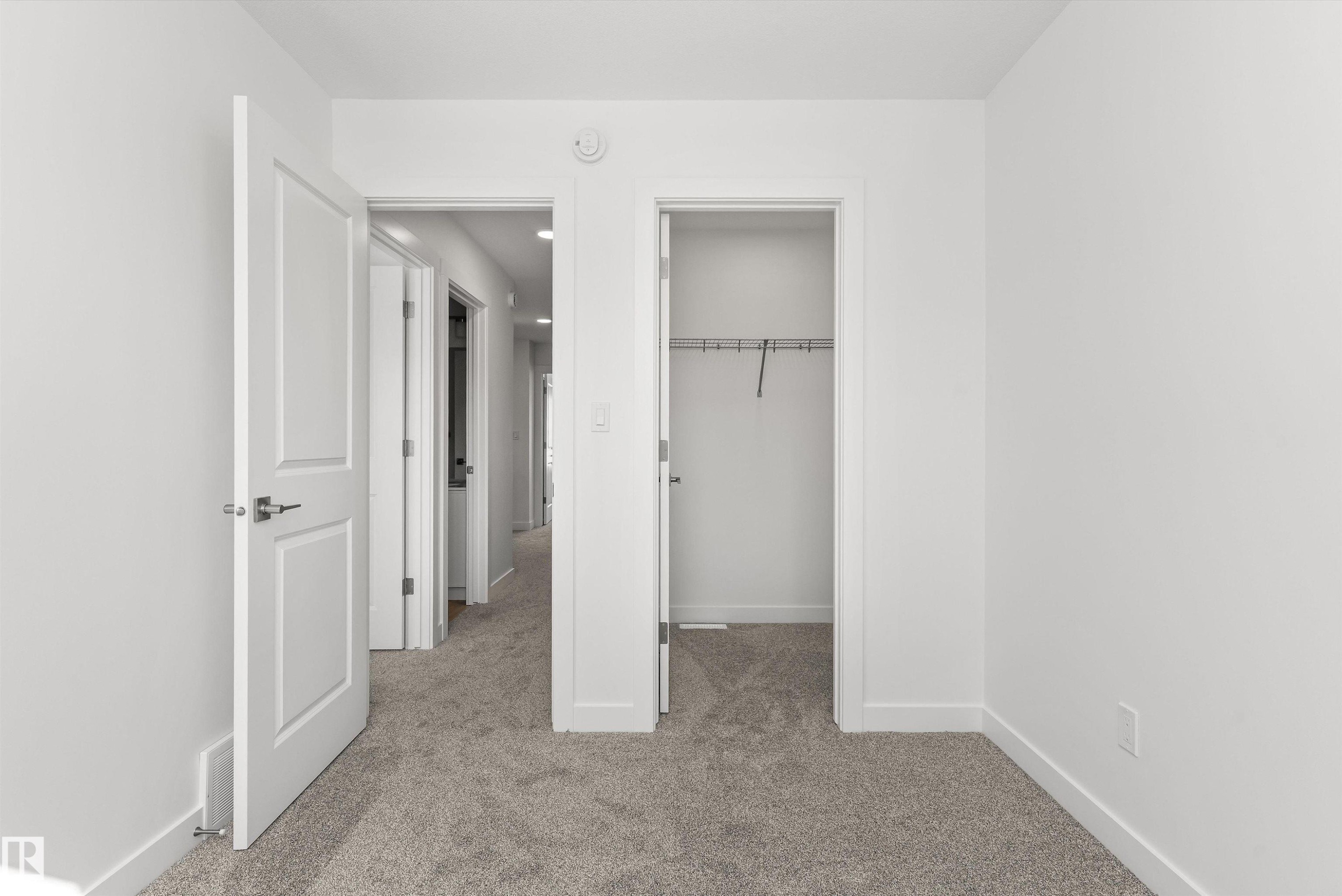 20707 43 Avenue, Edmonton, AB - Indoor Photo Showing Other Room