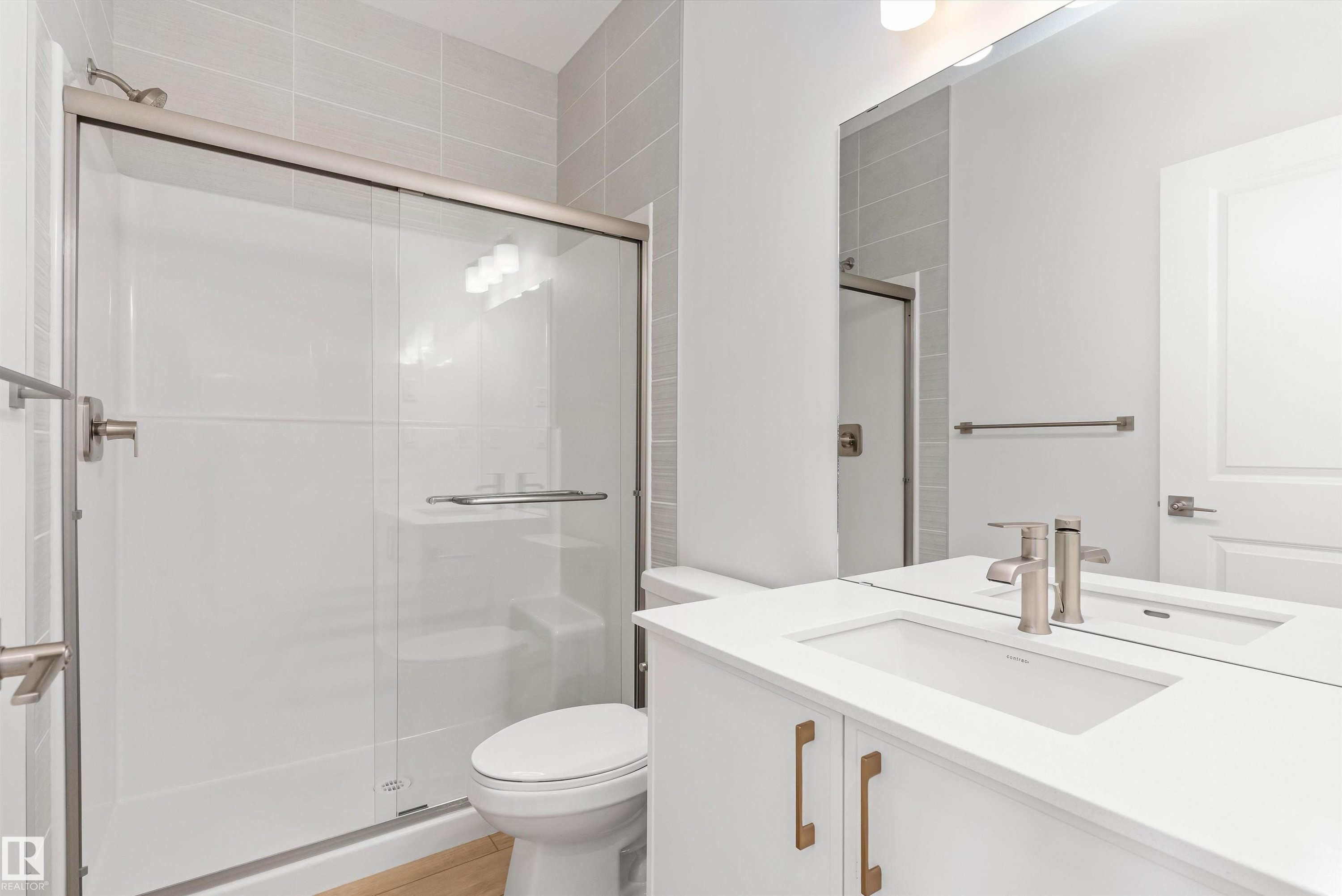 20707 43 Avenue, Edmonton, AB - Indoor Photo Showing Bathroom
