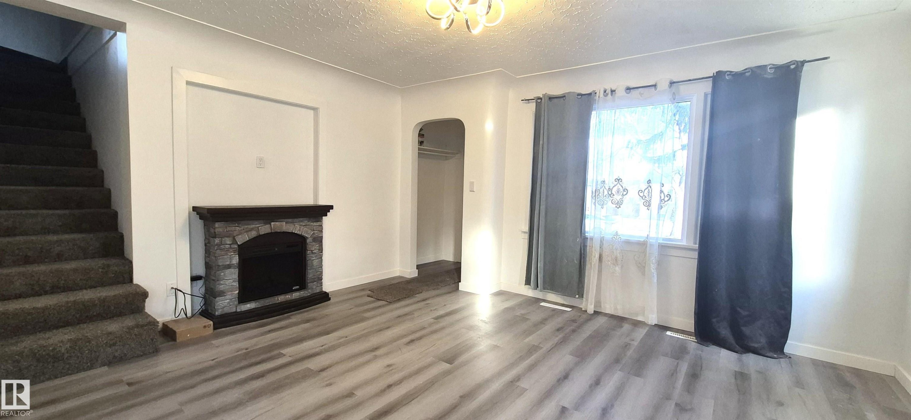 12916 123A Street, Edmonton, AB - Indoor With Fireplace