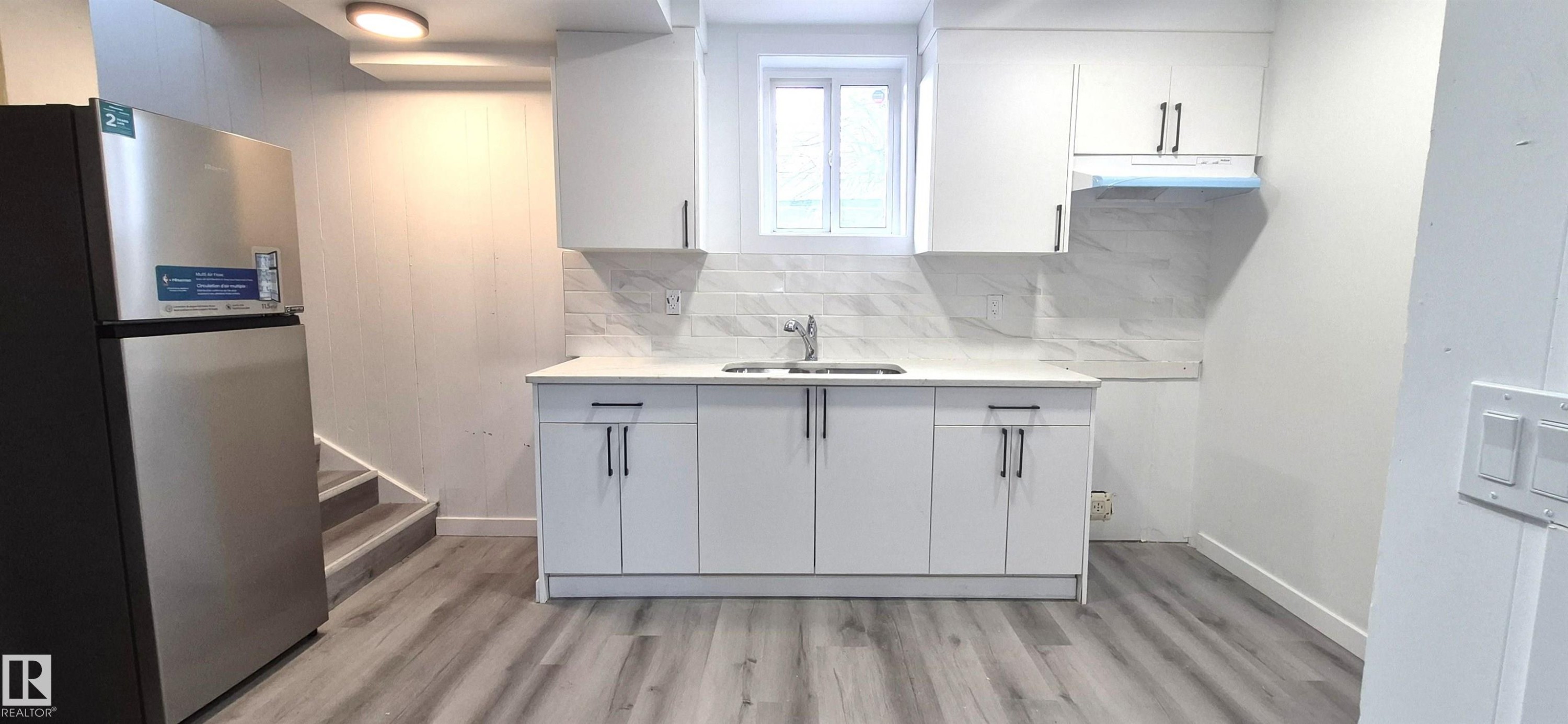 12916 123A Street, Edmonton, AB - Indoor Photo Showing Kitchen