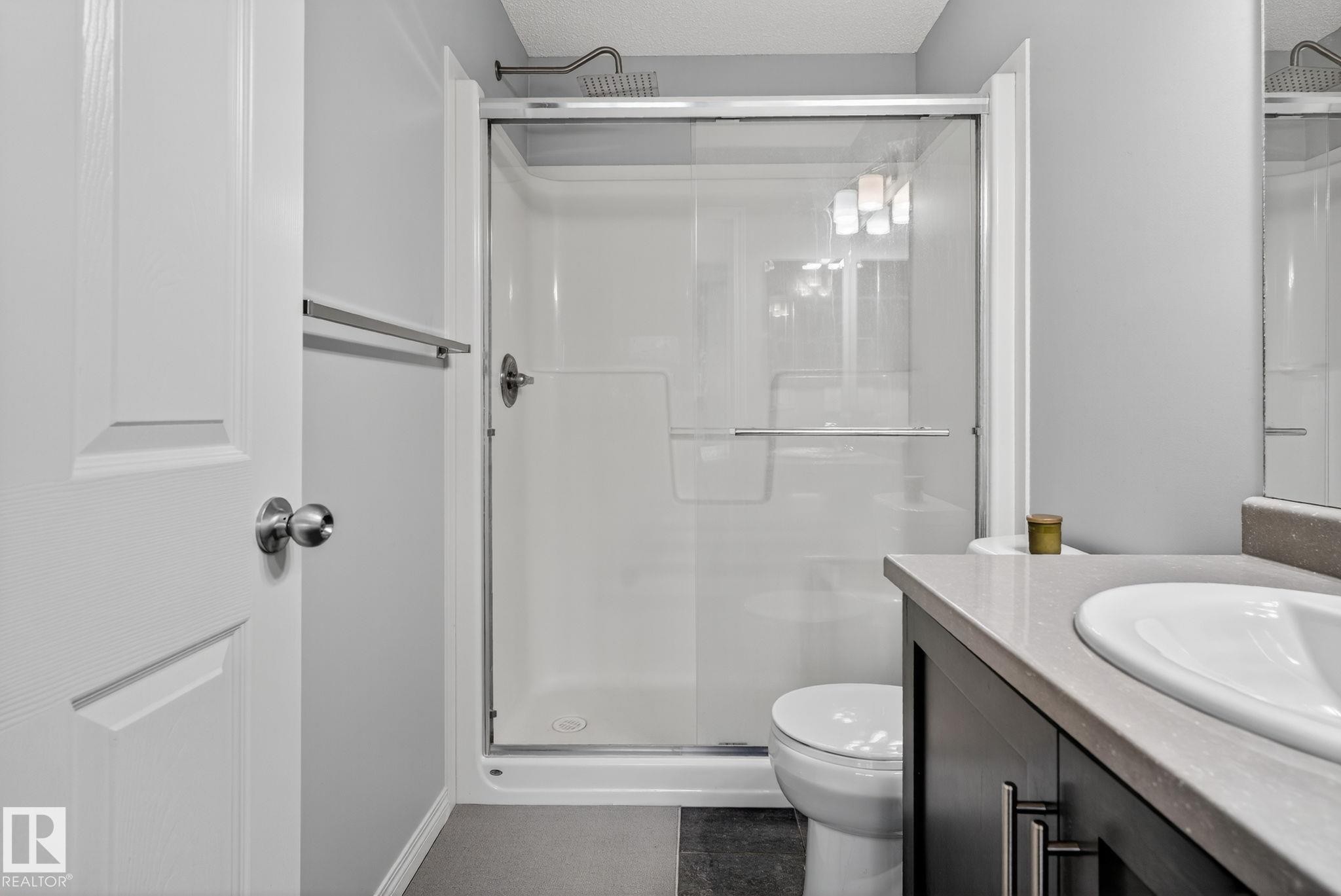 80 3305 Orchards Link Link, Edmonton, AB - Indoor Photo Showing Bathroom