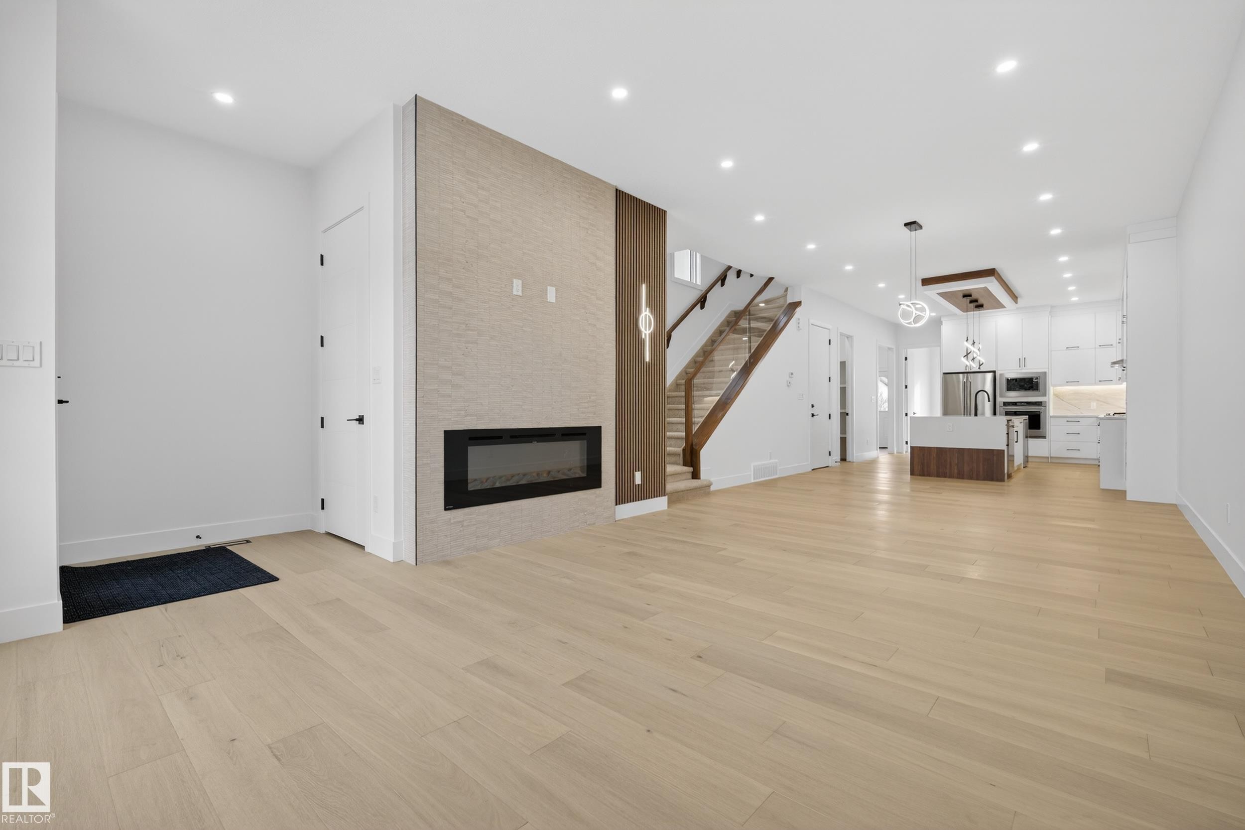 11611 79, Edmonton, AB - Indoor With Fireplace