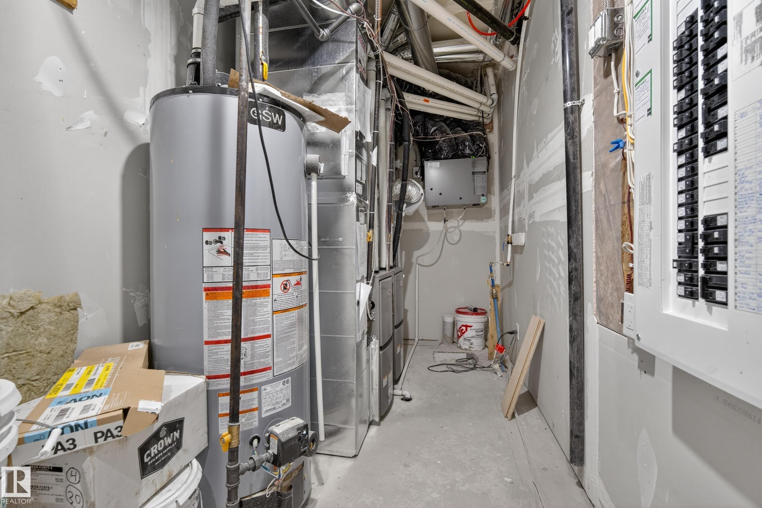 11611 79, Edmonton, AB - Indoor Photo Showing Basement