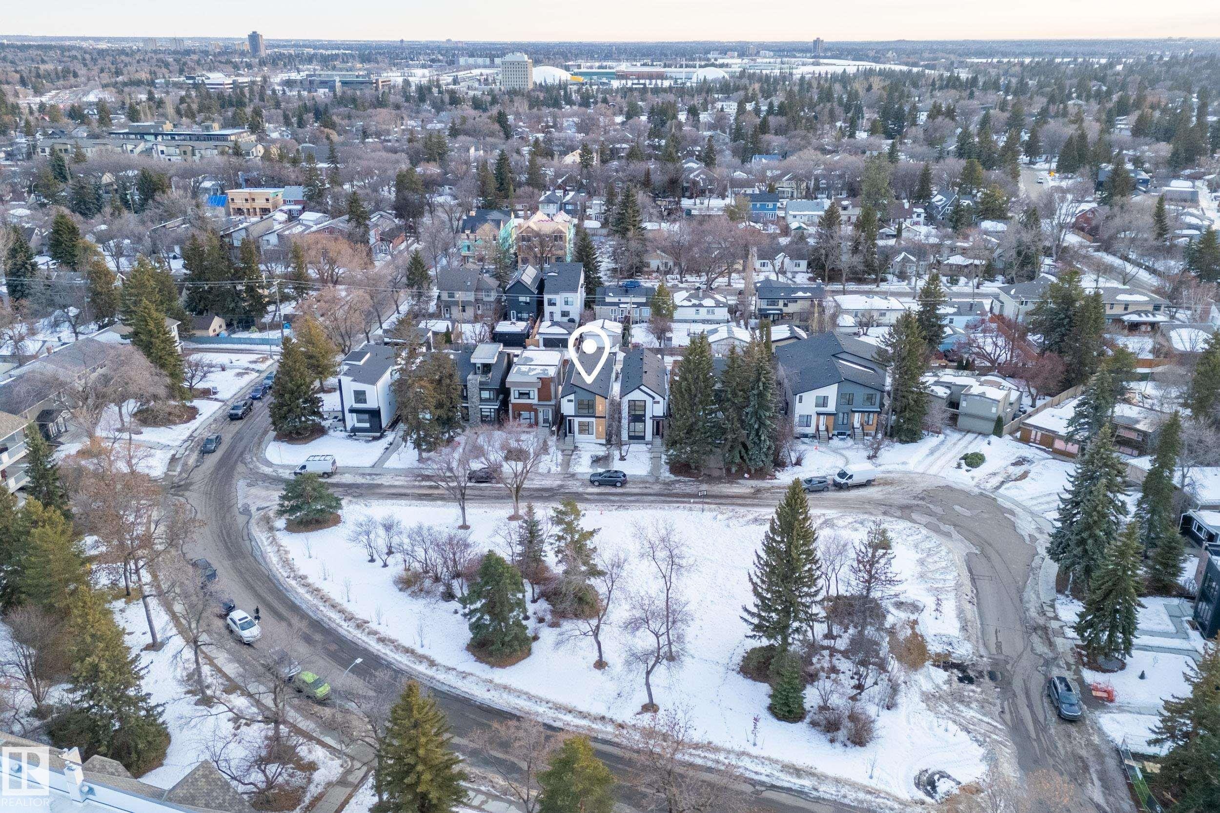 11611 79, Edmonton, AB - Outdoor With View