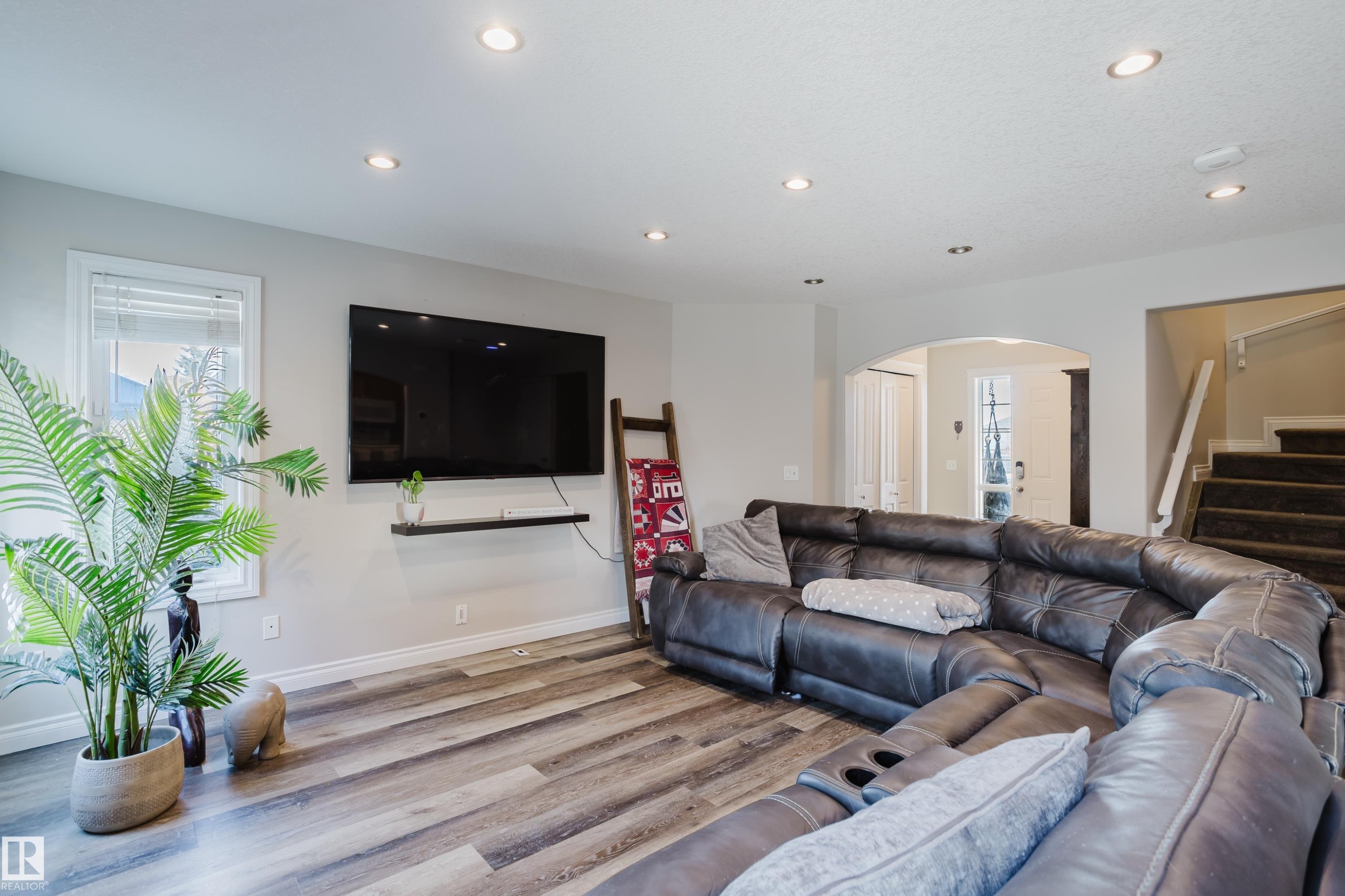 66 Grayridge Crescent, Stony Plain, AB - Indoor Photo Showing Living Room