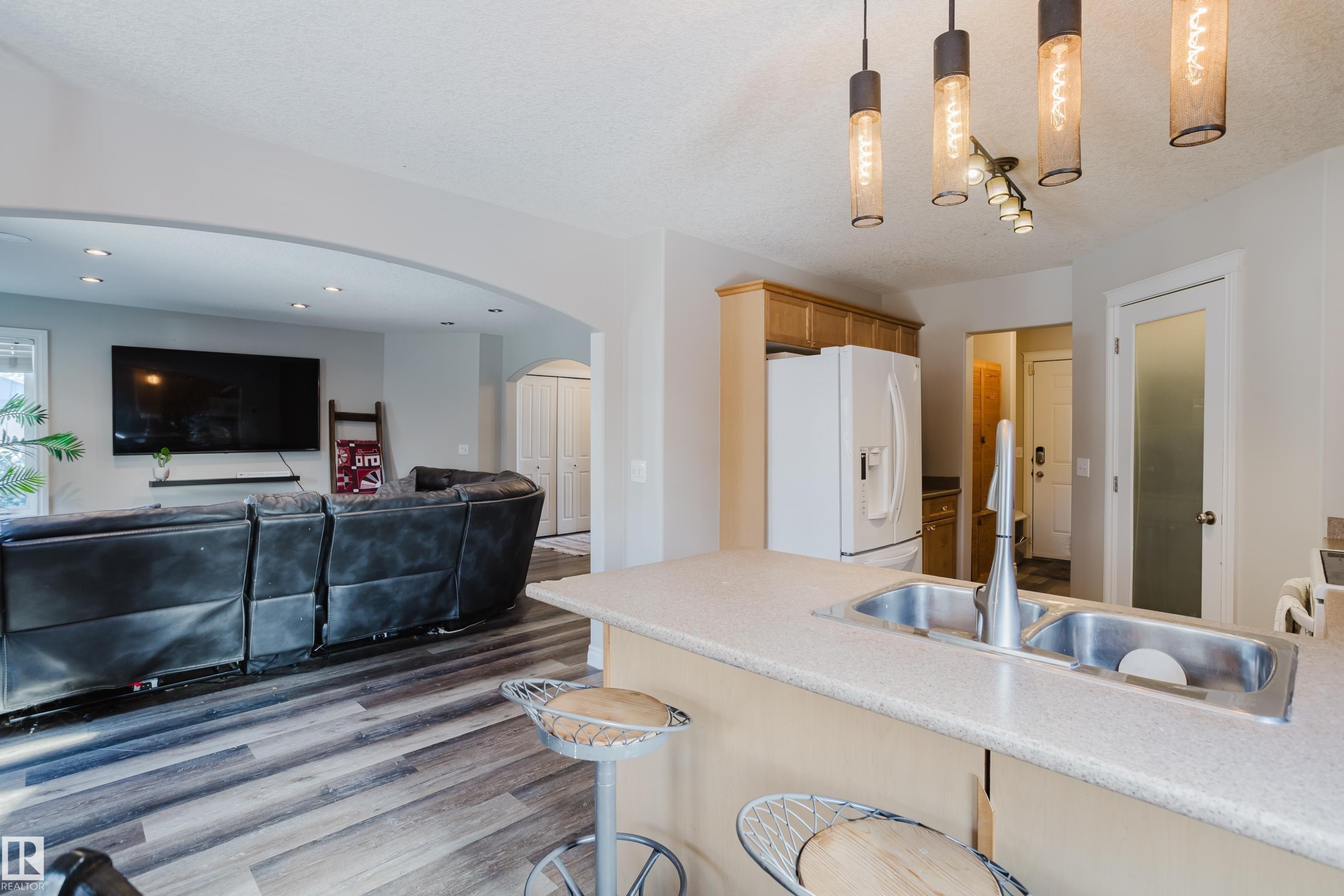 66 Grayridge Crescent, Stony Plain, AB - Indoor Photo Showing Kitchen With Double Sink
