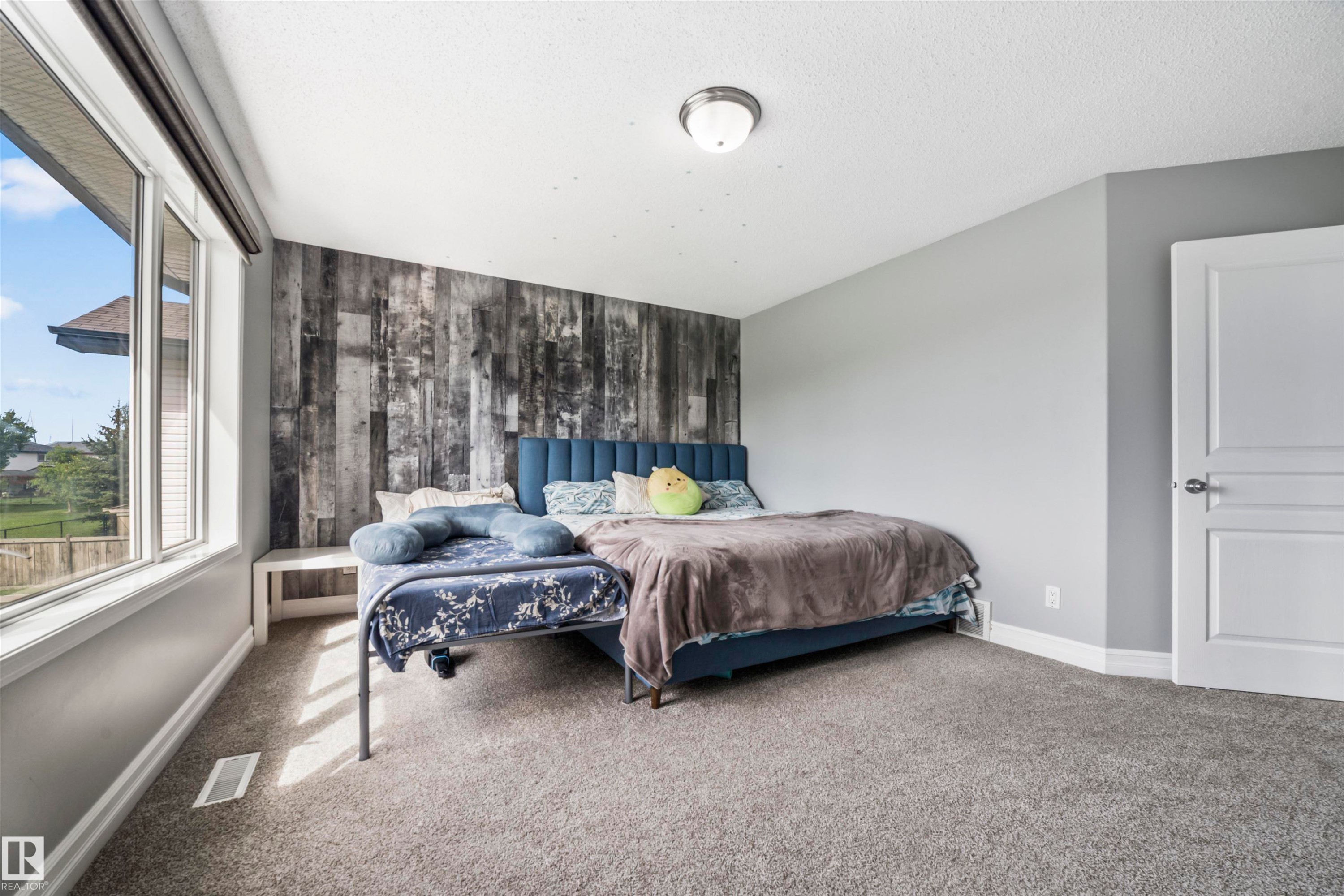 324 79 Street, Edmonton, AB - Indoor Photo Showing Bedroom