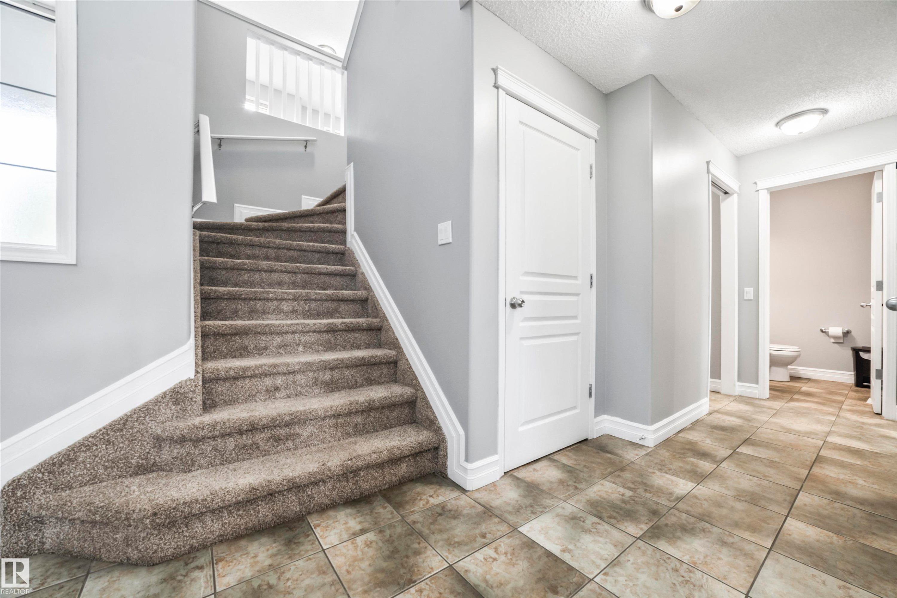 324 79 Street, Edmonton, AB - Indoor Photo Showing Other Room