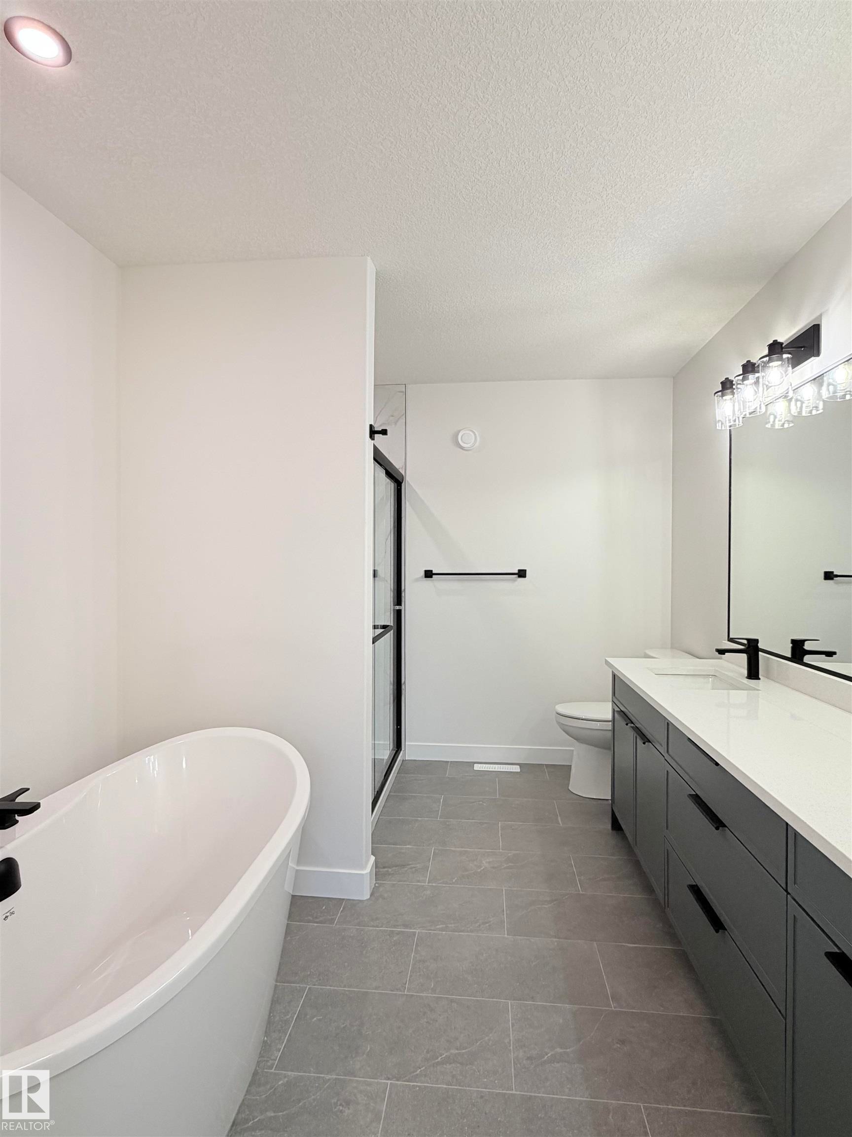 3150 Magpie Way, Edmonton, AB - Indoor Photo Showing Bathroom