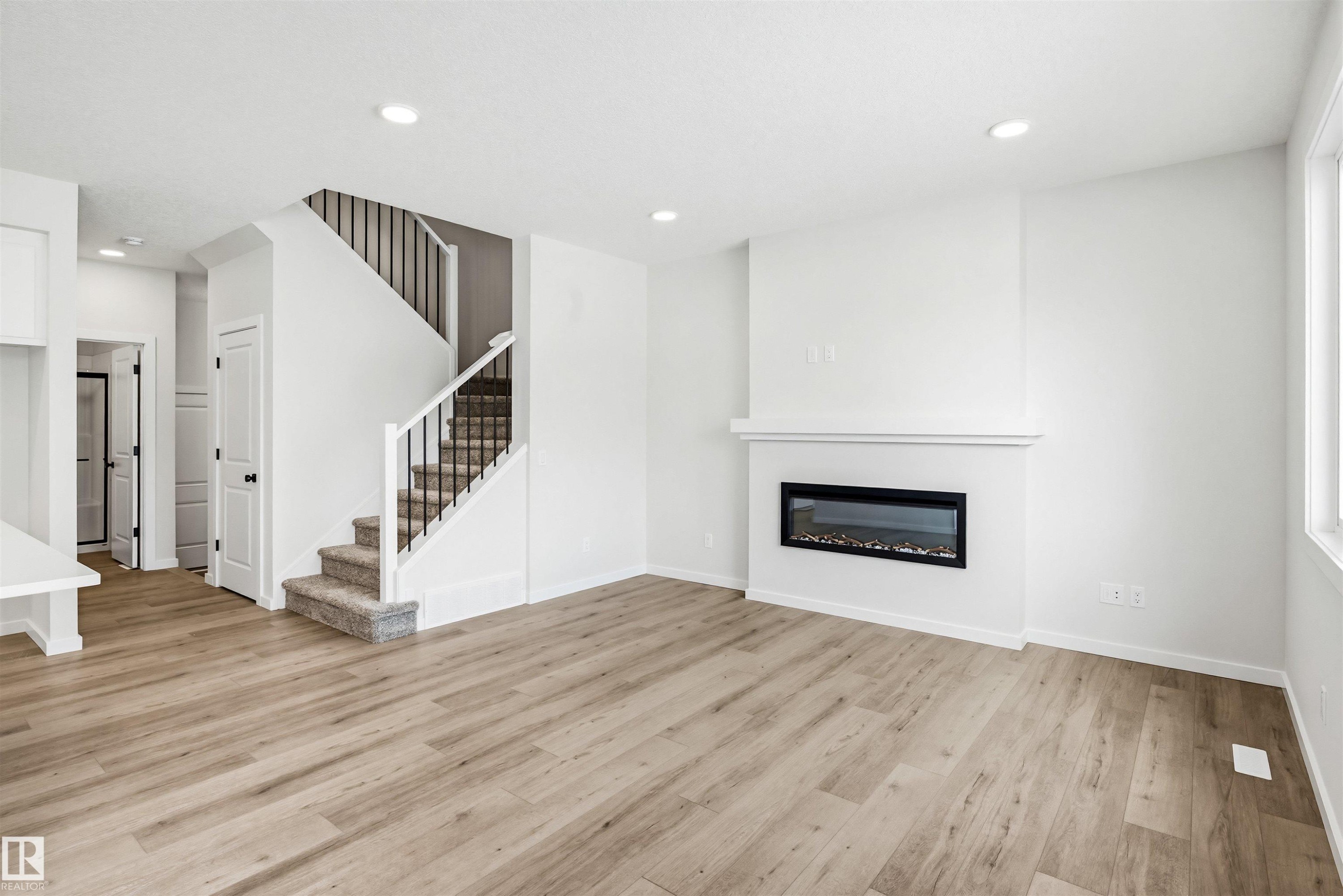 17351 3 Street, Edmonton, AB - Indoor Photo Showing Living Room With Fireplace
