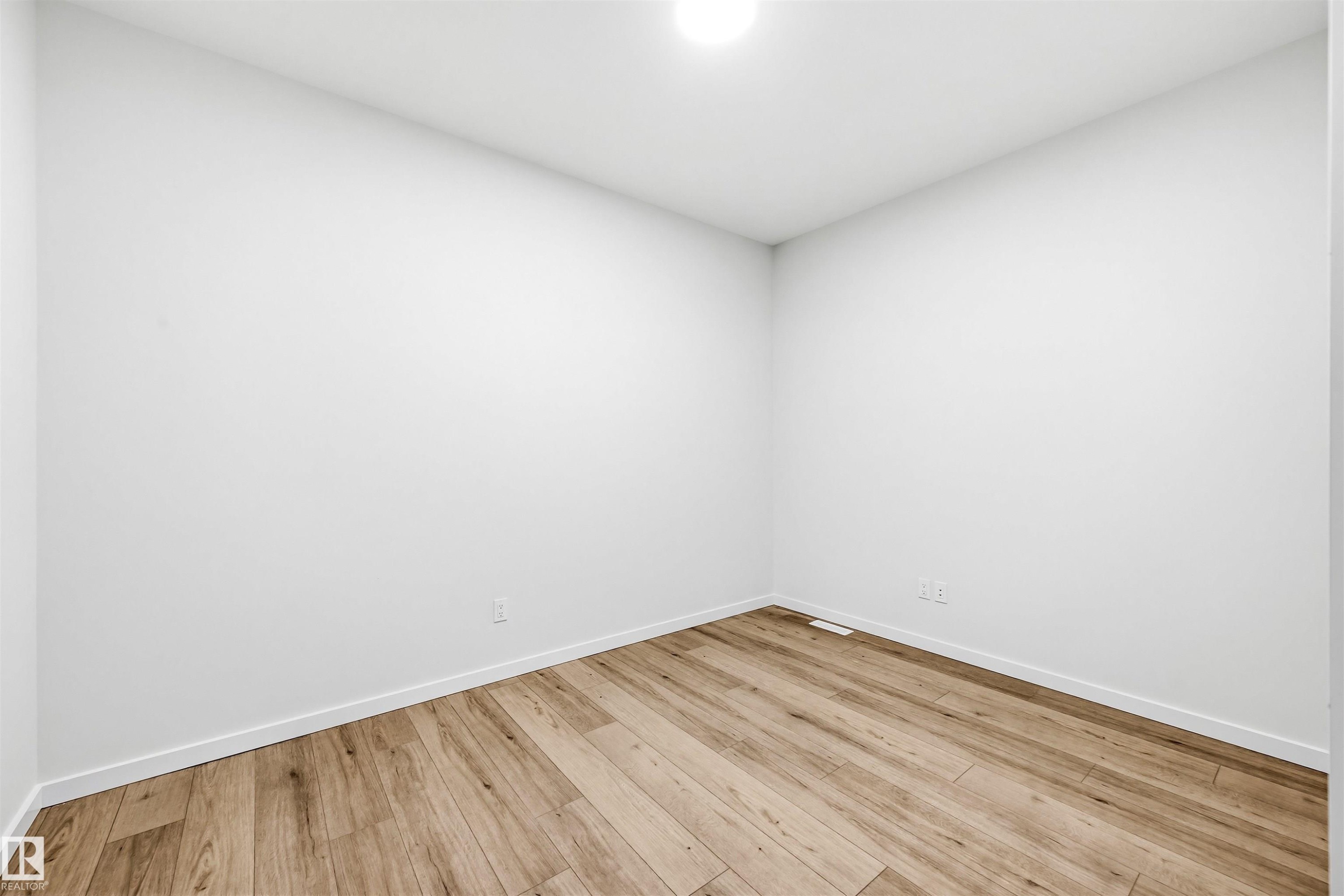 17351 3 Street, Edmonton, AB - Indoor Photo Showing Other Room