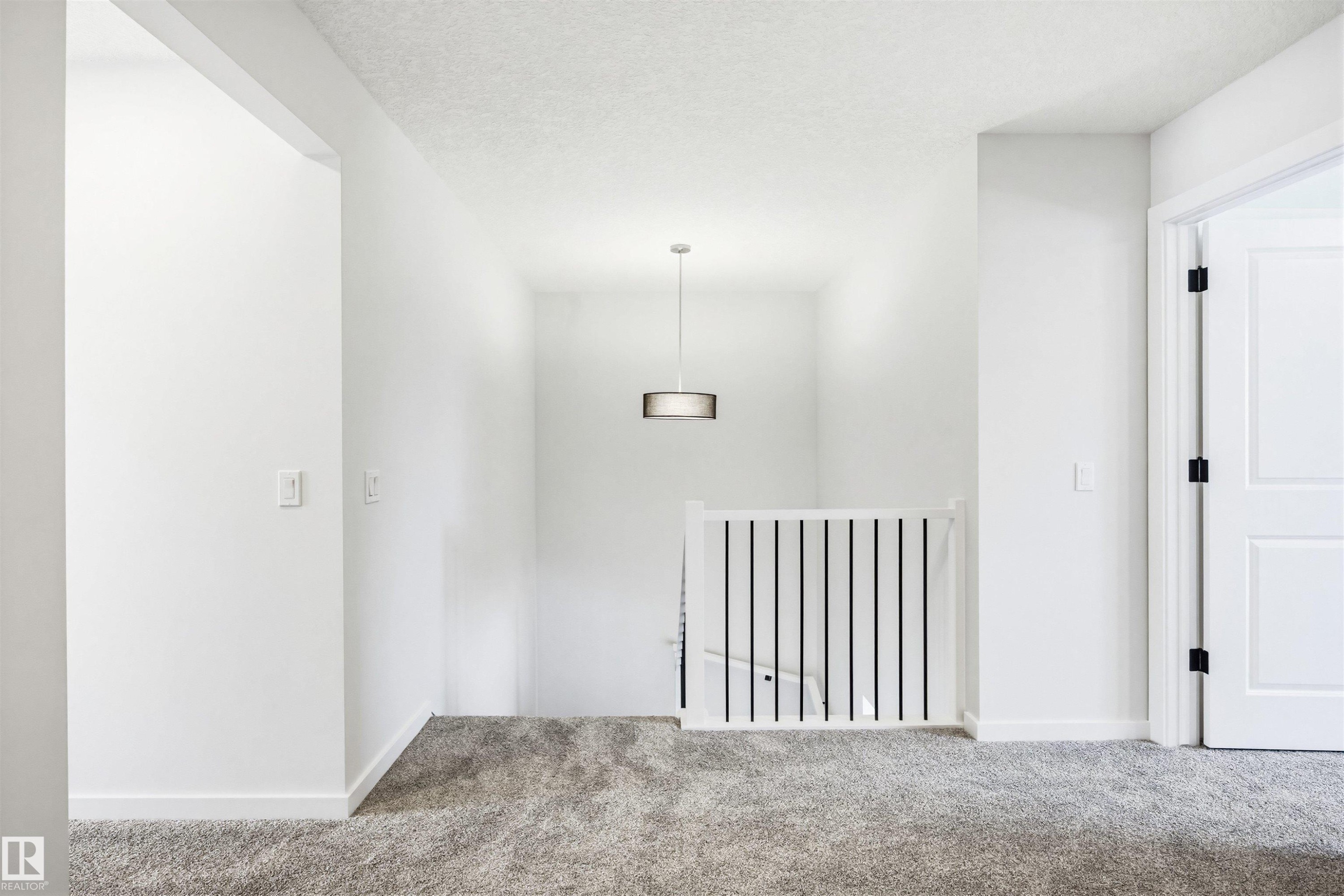 17351 3 Street, Edmonton, AB - Indoor Photo Showing Other Room