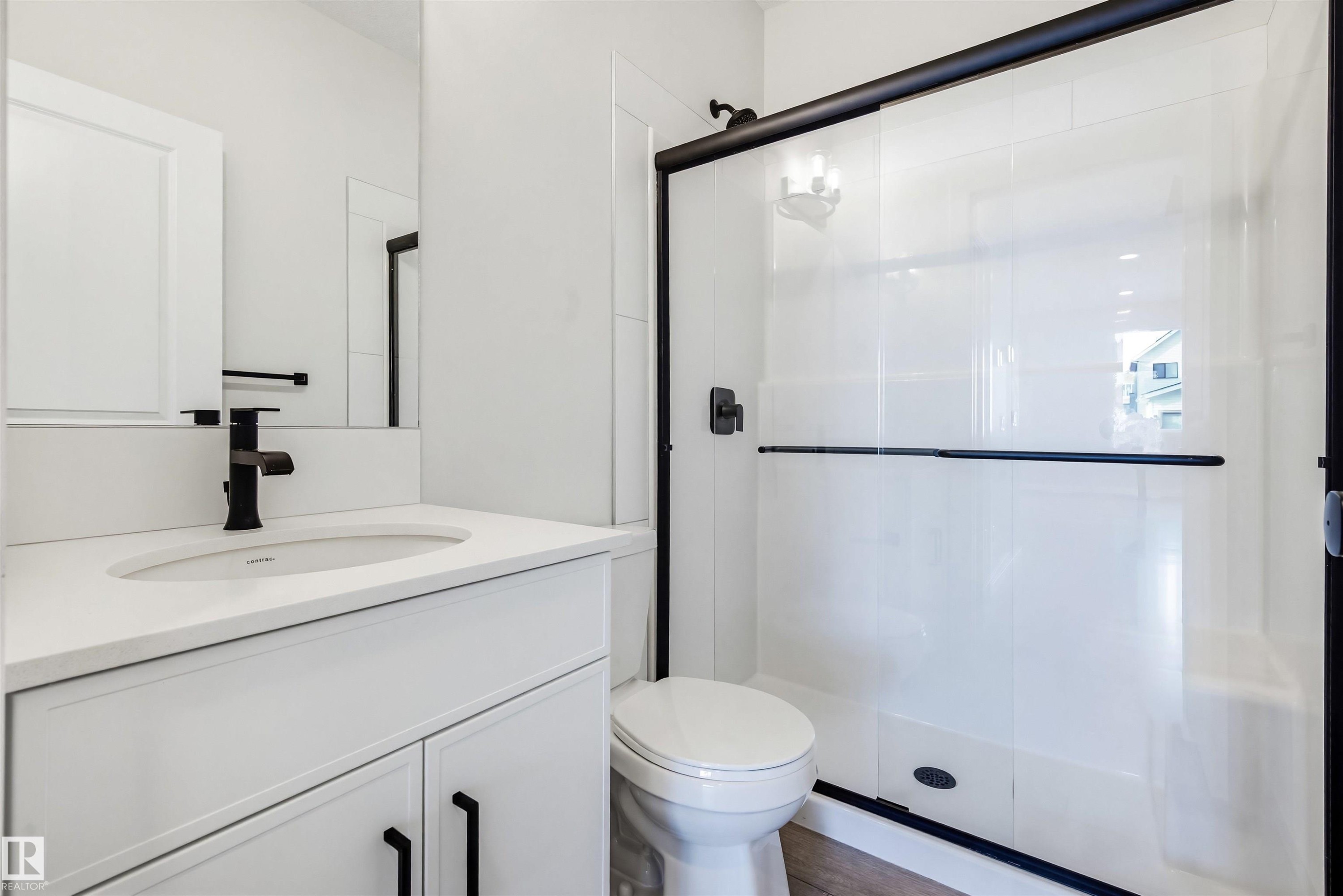 17351 3 Street, Edmonton, AB - Indoor Photo Showing Bathroom