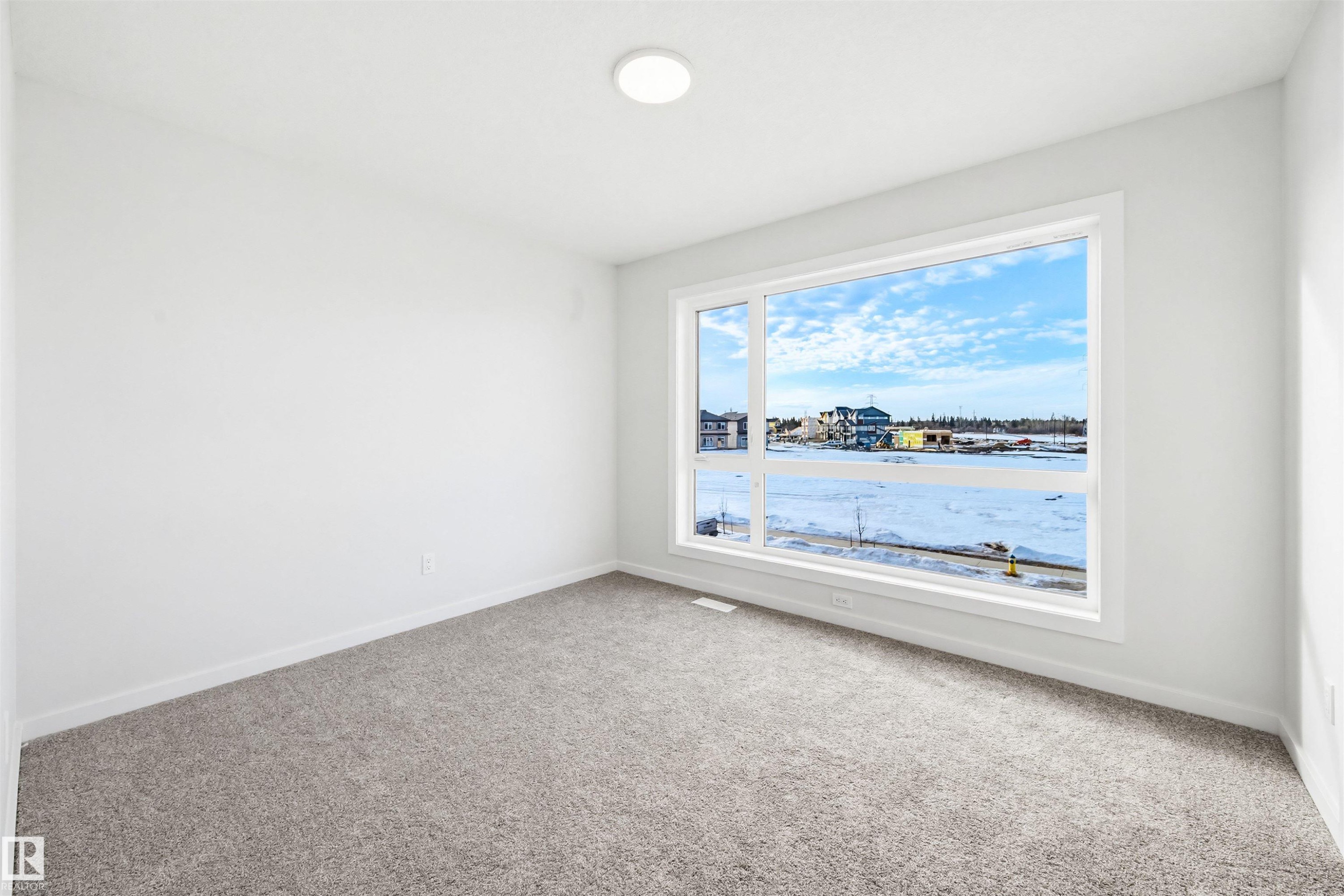 17351 3 Street, Edmonton, AB - Indoor Photo Showing Other Room