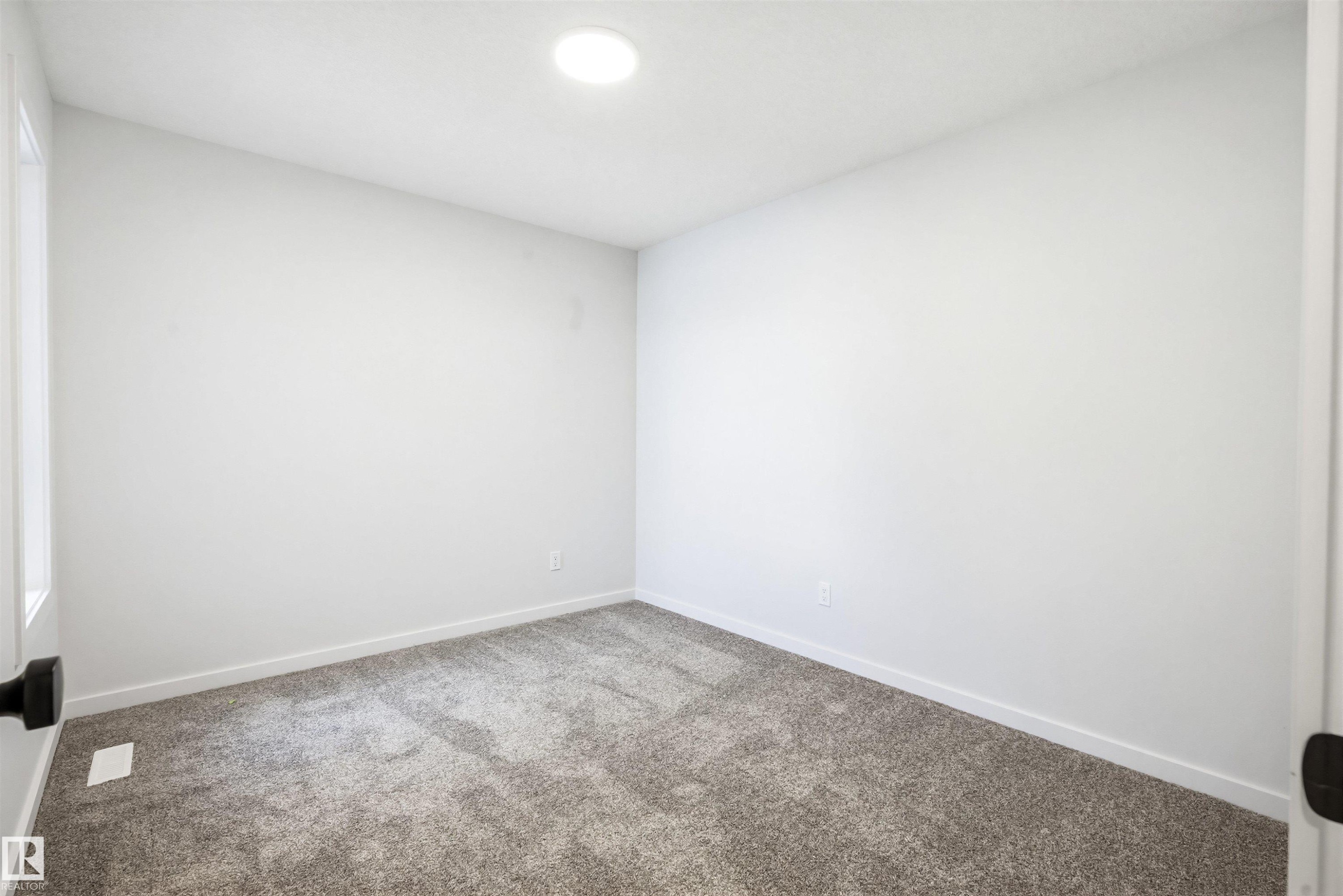 17351 3 Street, Edmonton, AB - Indoor Photo Showing Other Room