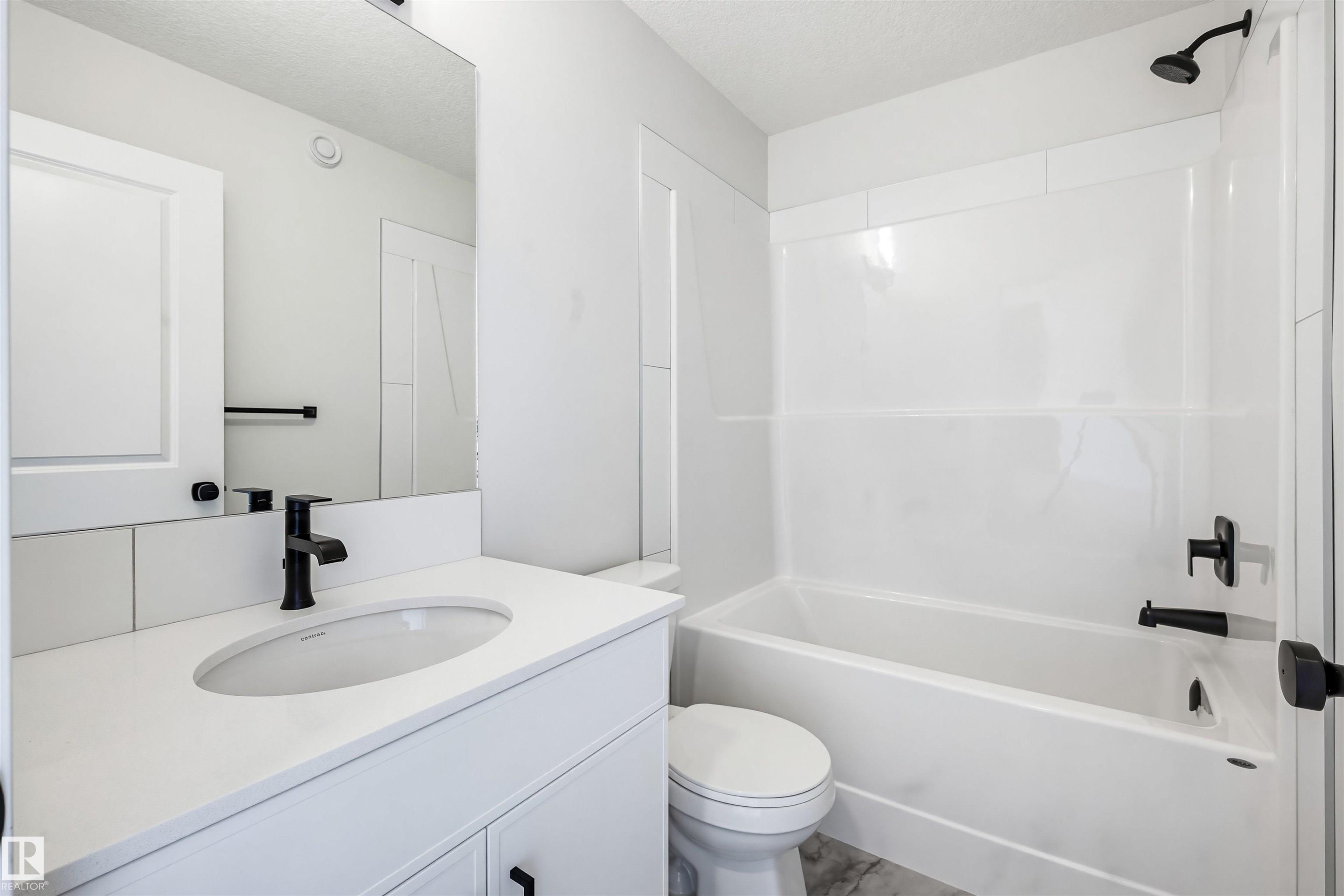 17351 3 Street, Edmonton, AB - Indoor Photo Showing Bathroom
