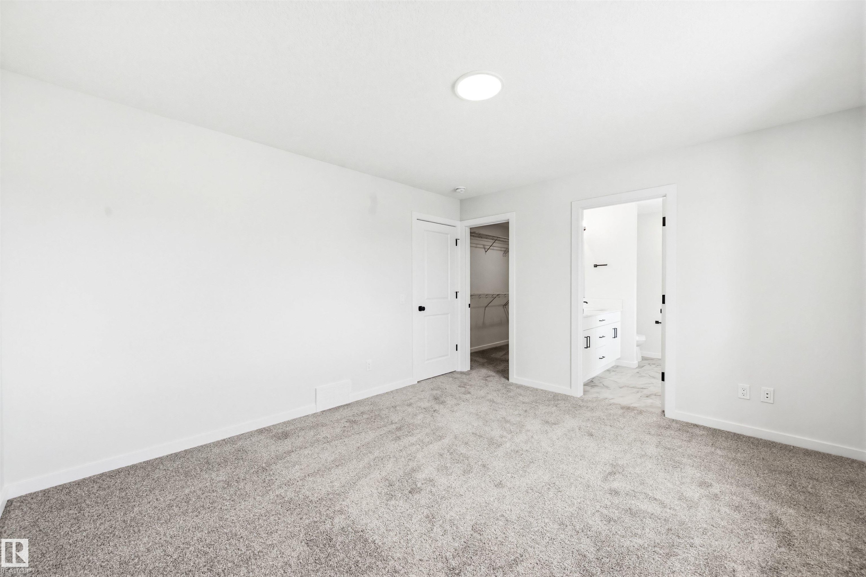 17351 3 Street, Edmonton, AB - Indoor Photo Showing Other Room