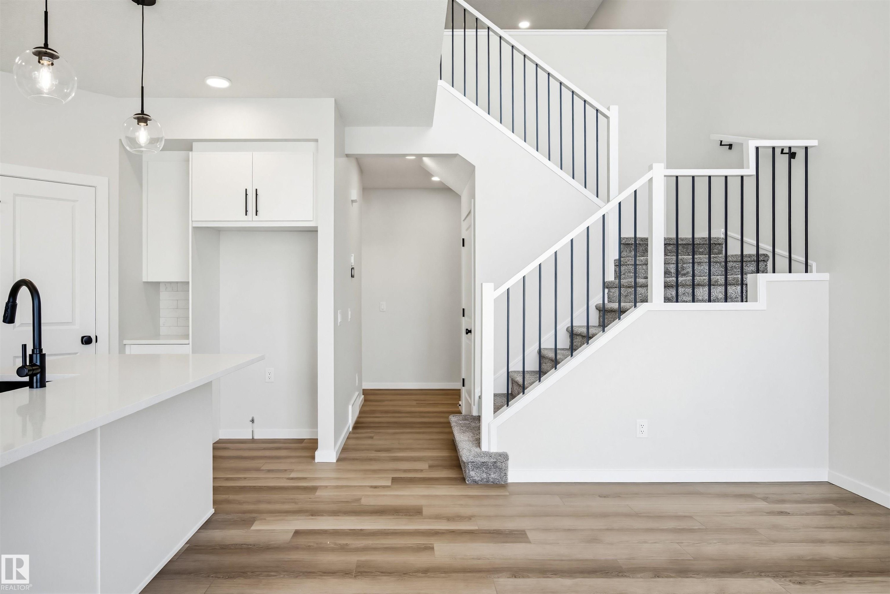 22812 82 Avenue, Edmonton, AB - Indoor Photo Showing Other Room