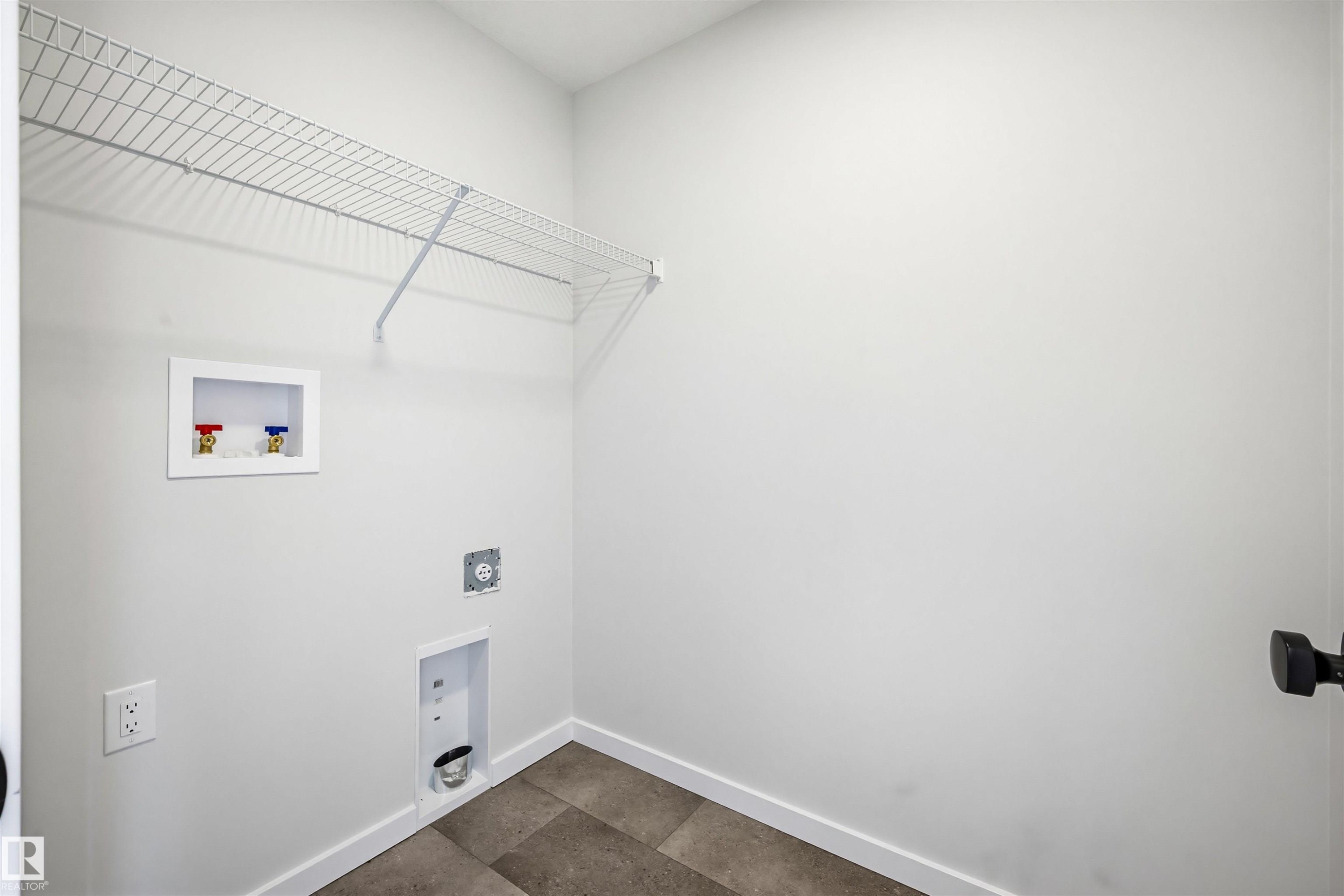 22812 82 Avenue, Edmonton, AB - Indoor With Storage