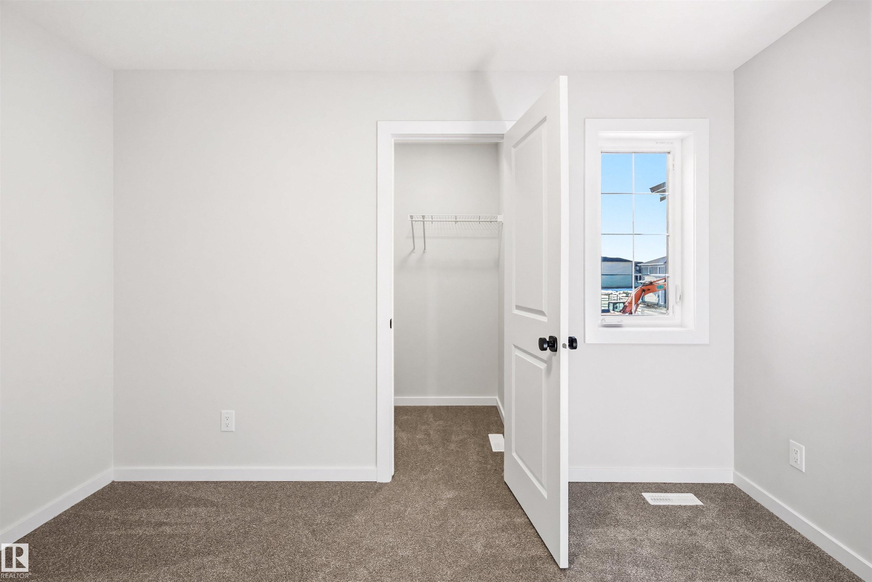 22812 82 Avenue, Edmonton, AB - Indoor Photo Showing Other Room