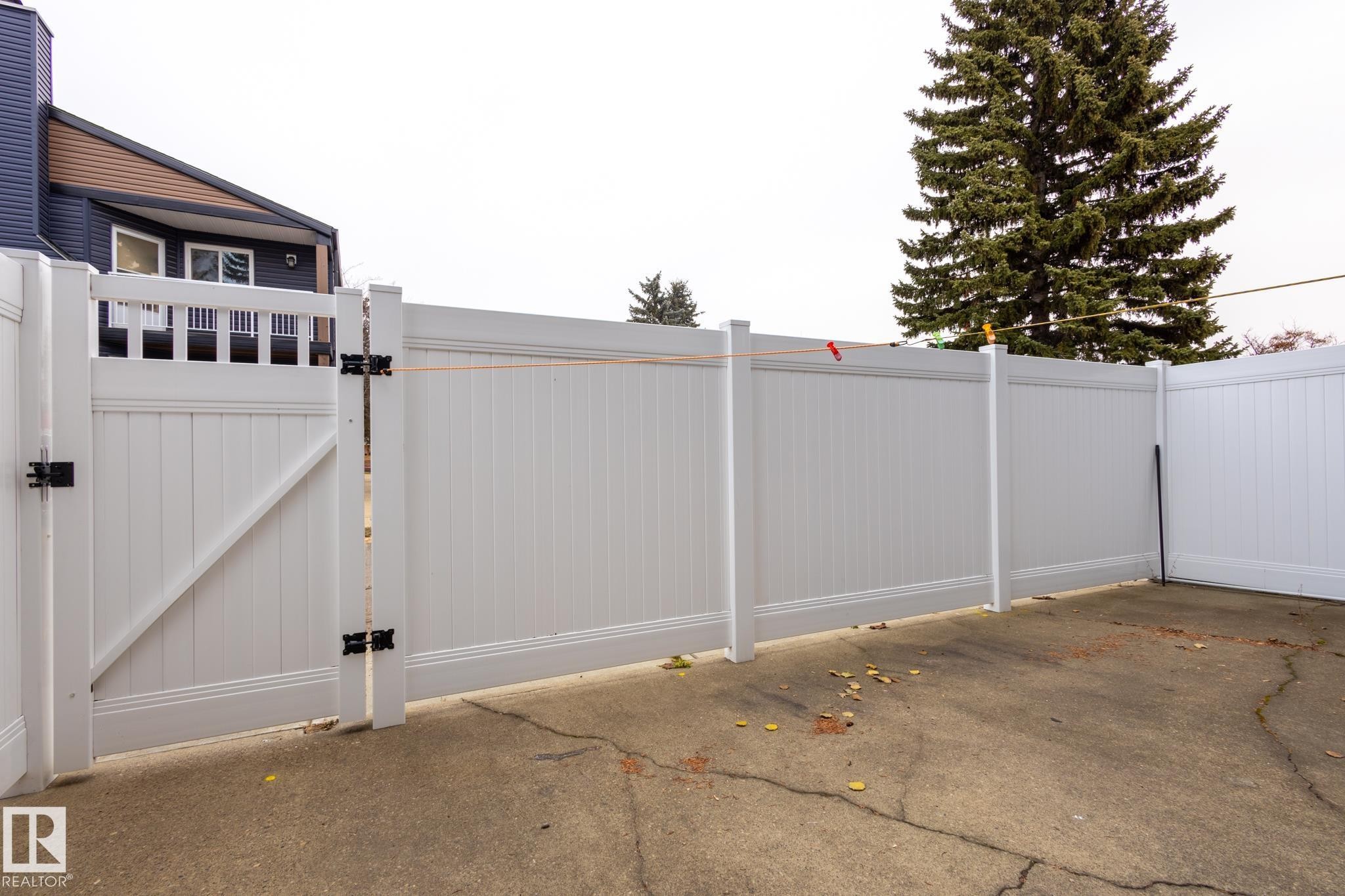 View of gate - 3530 42 Street, Edmonton, AB - Outdoor