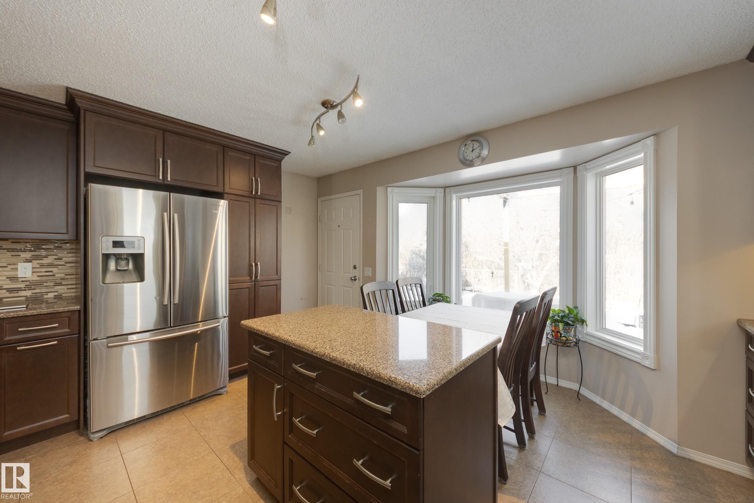 18316 60 Avenue, Edmonton, AB - Indoor Photo Showing Kitchen
