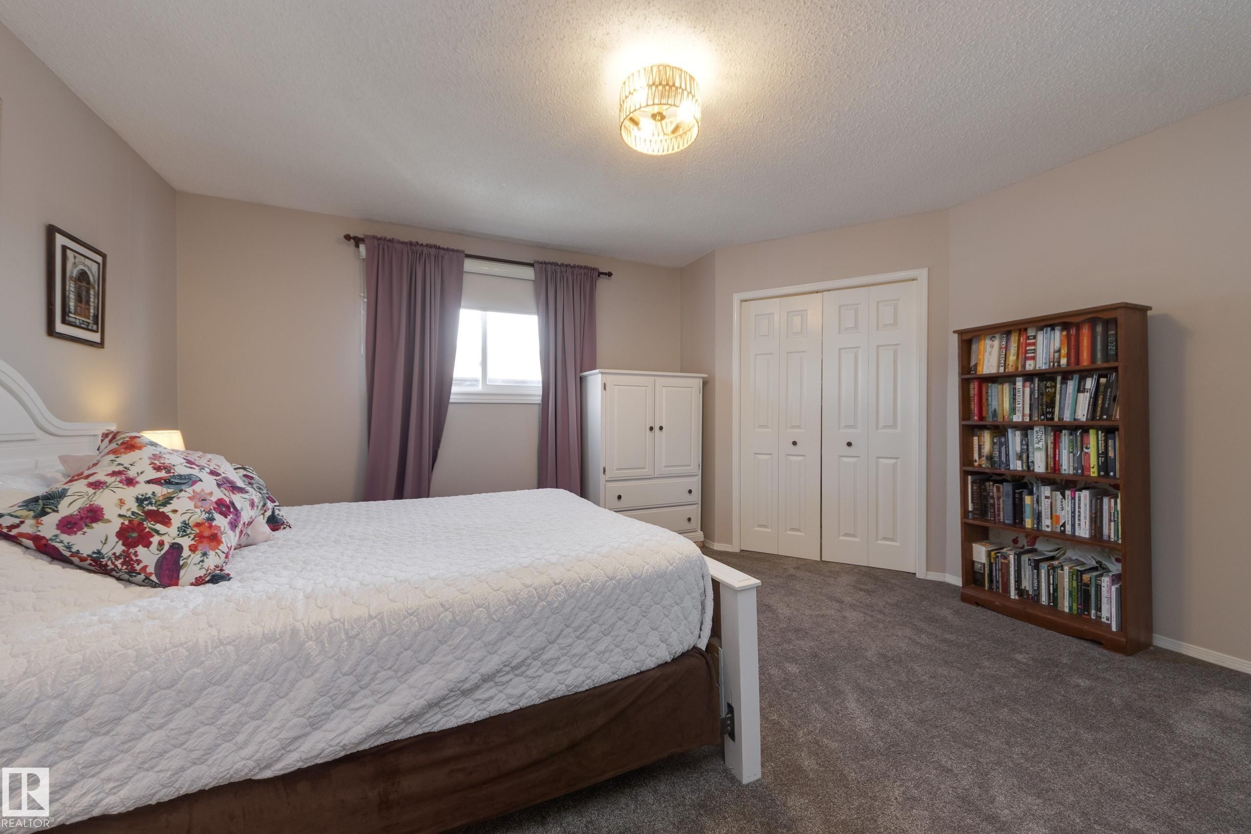 18316 60 Avenue, Edmonton, AB - Indoor Photo Showing Bedroom