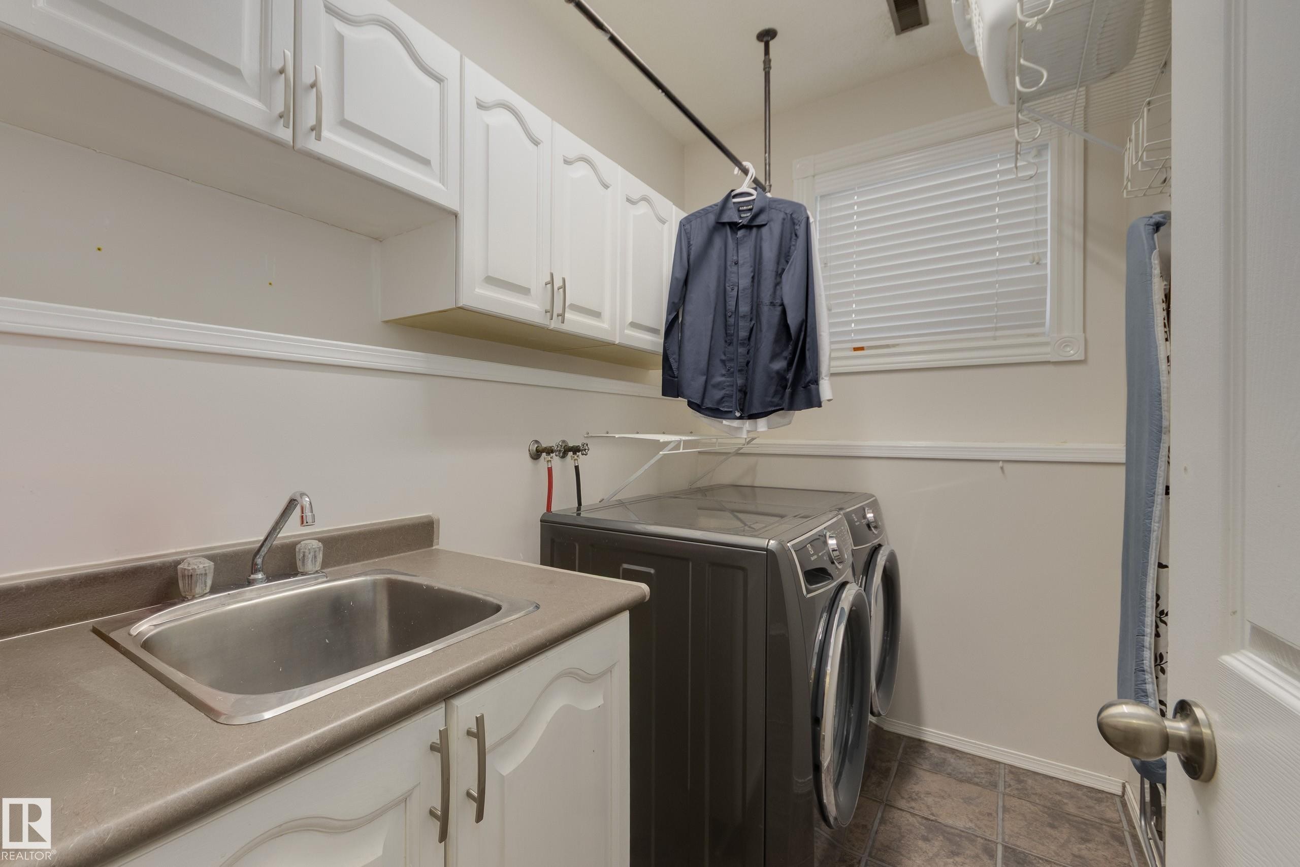 18316 60 Avenue, Edmonton, AB - Indoor Photo Showing Laundry Room