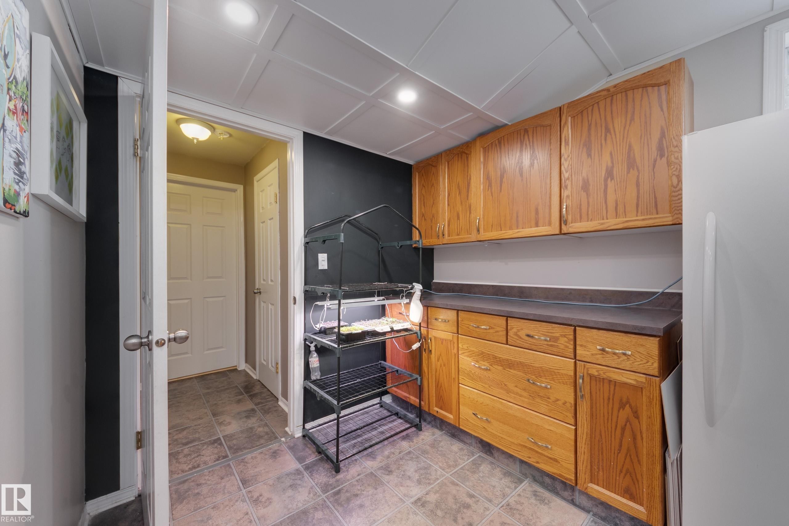 18316 60 Avenue, Edmonton, AB - Indoor