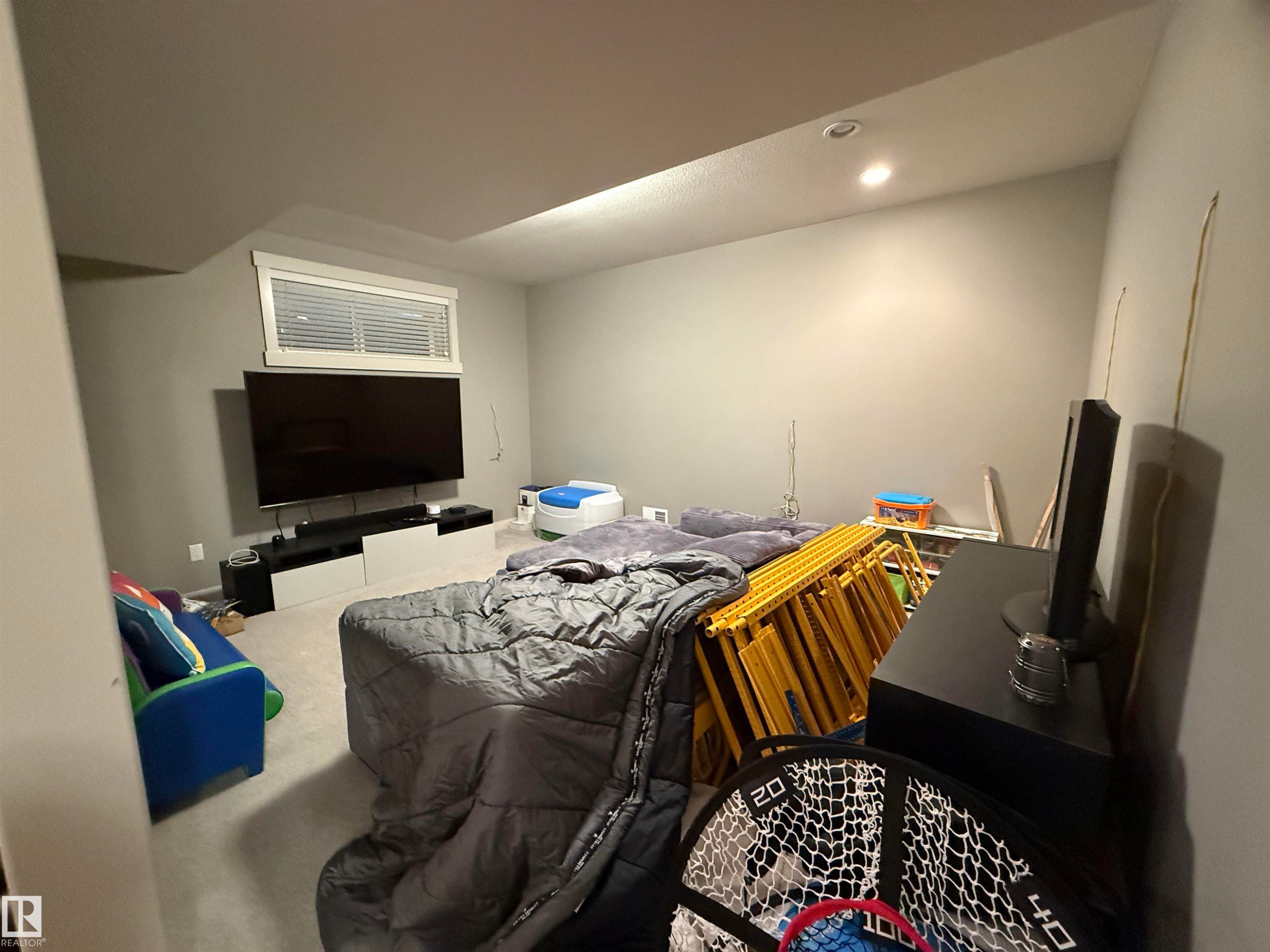 2036 Rochester Avenue, Edmonton, AB - Indoor