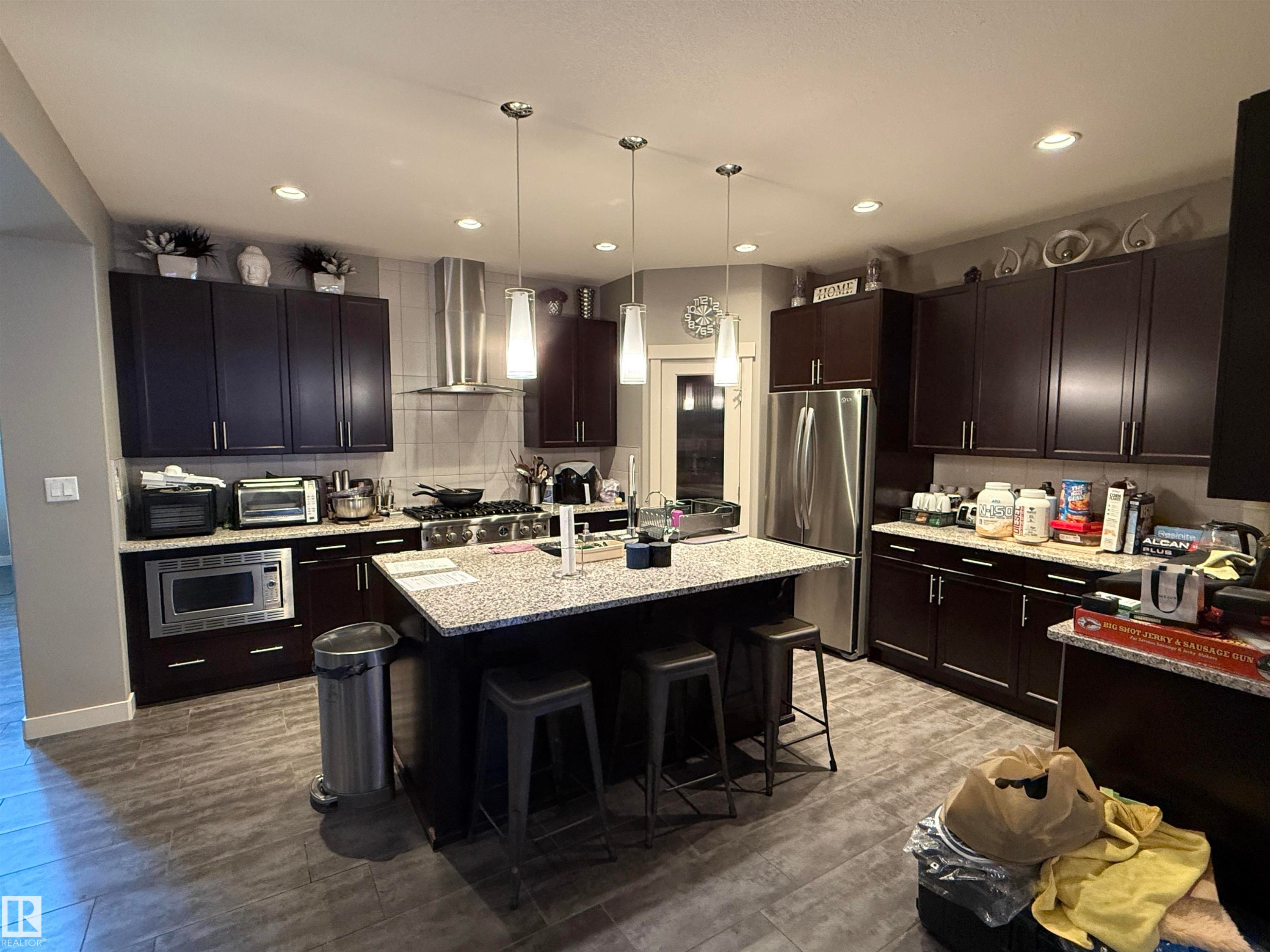 2036 Rochester Avenue, Edmonton, AB - Indoor Photo Showing Kitchen With Double Sink With Upgraded Kitchen