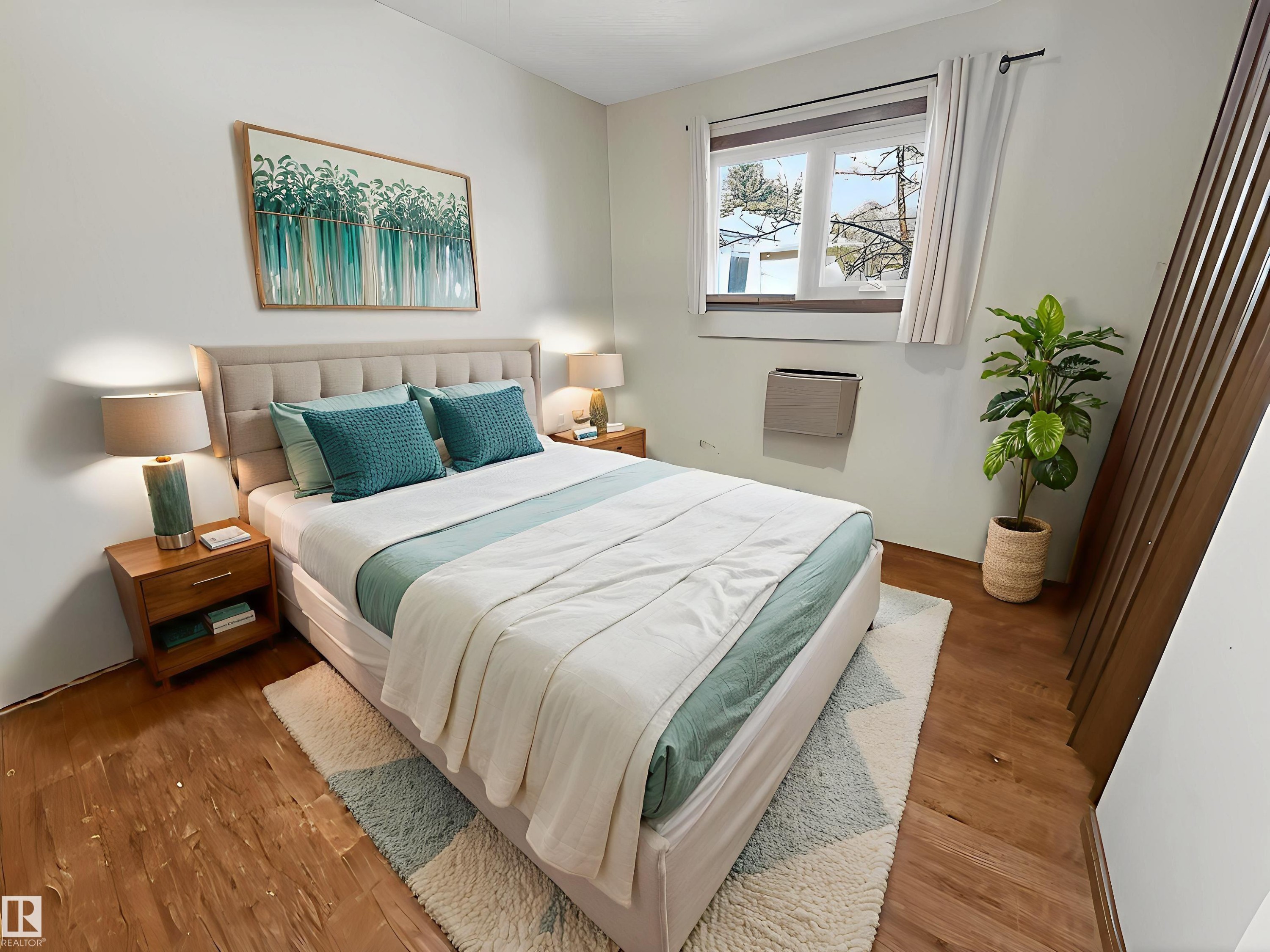 8316 122 Avenue, Edmonton, AB - Indoor Photo Showing Bedroom