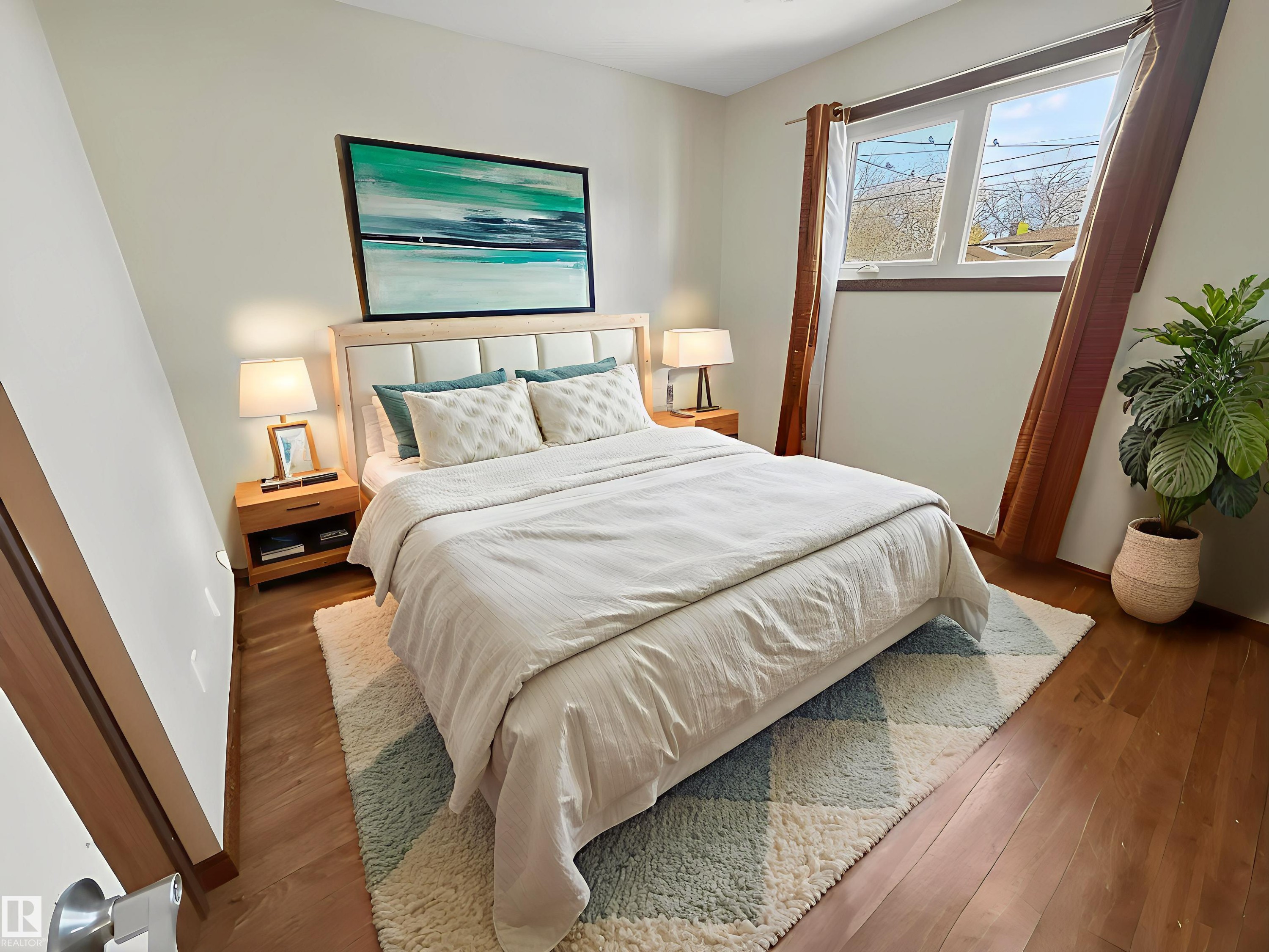 8316 122 Avenue, Edmonton, AB - Indoor Photo Showing Bedroom
